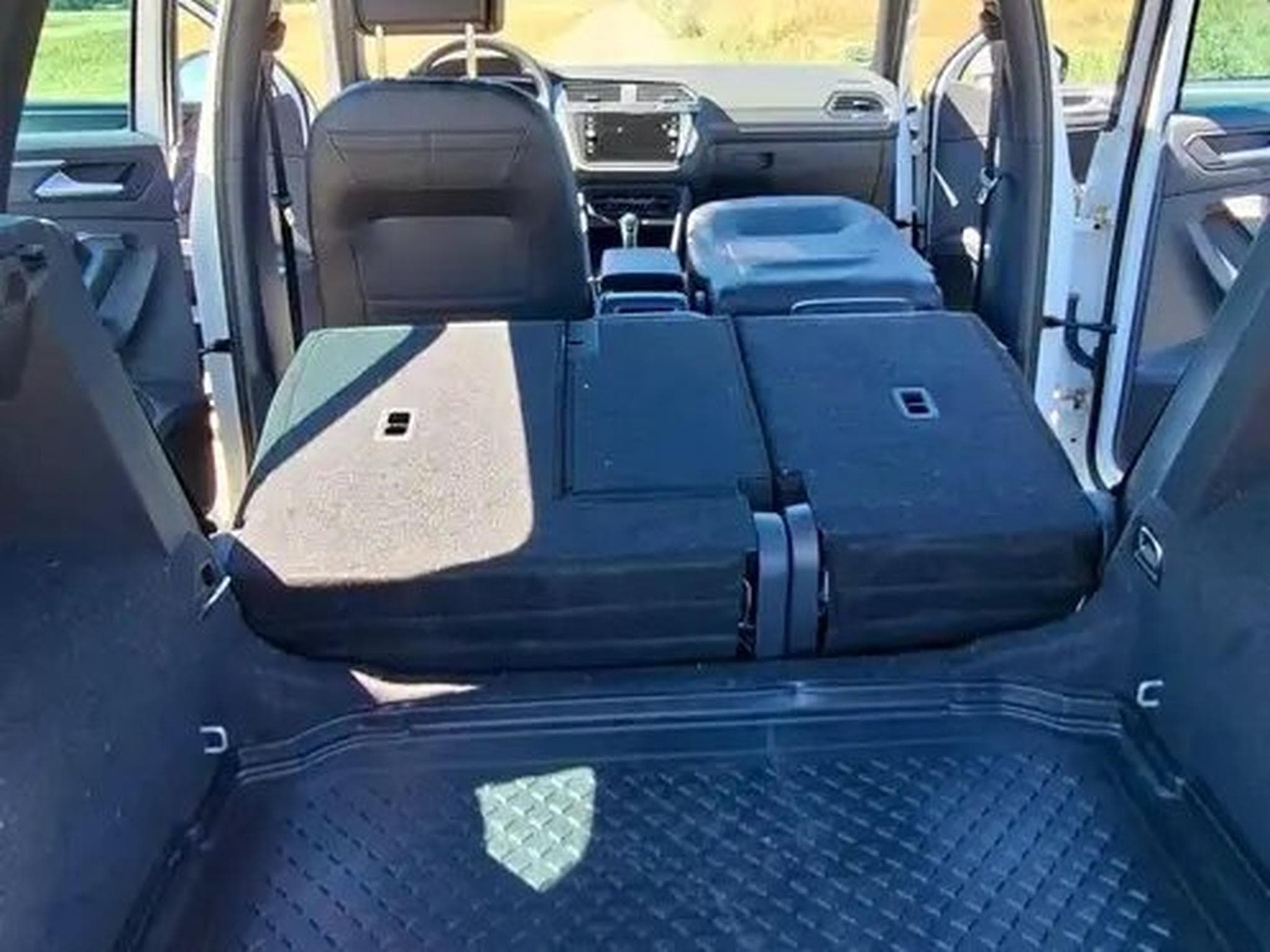 VW Tiguan R-Line (2022) - Foto 13