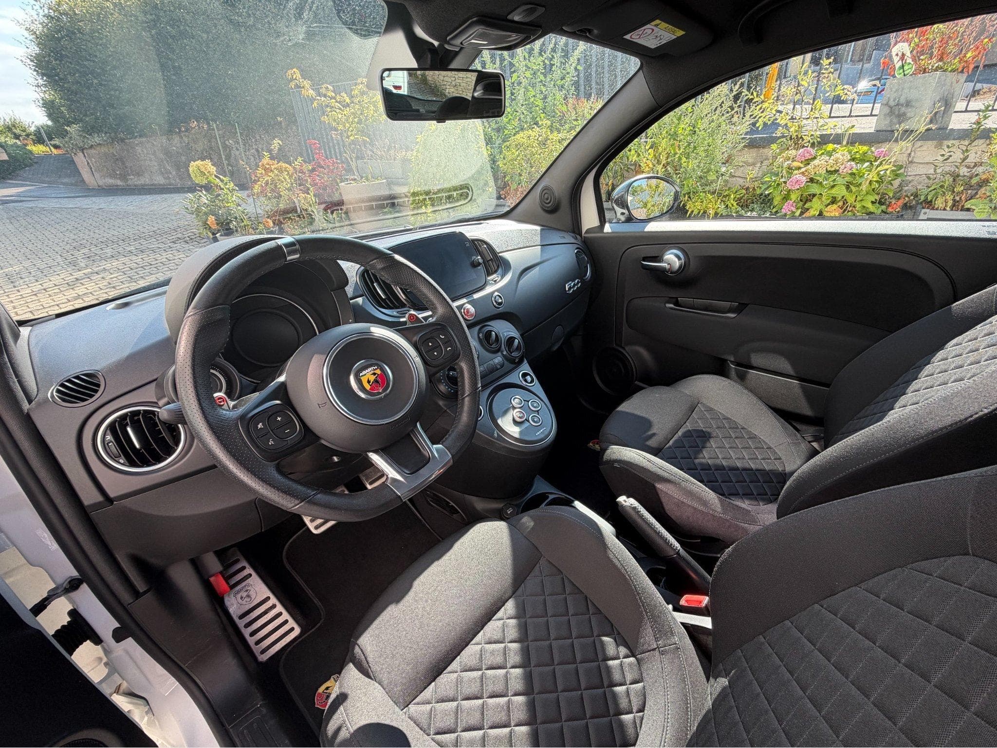 Fiat 500 Abarth (2023) - Photo 5