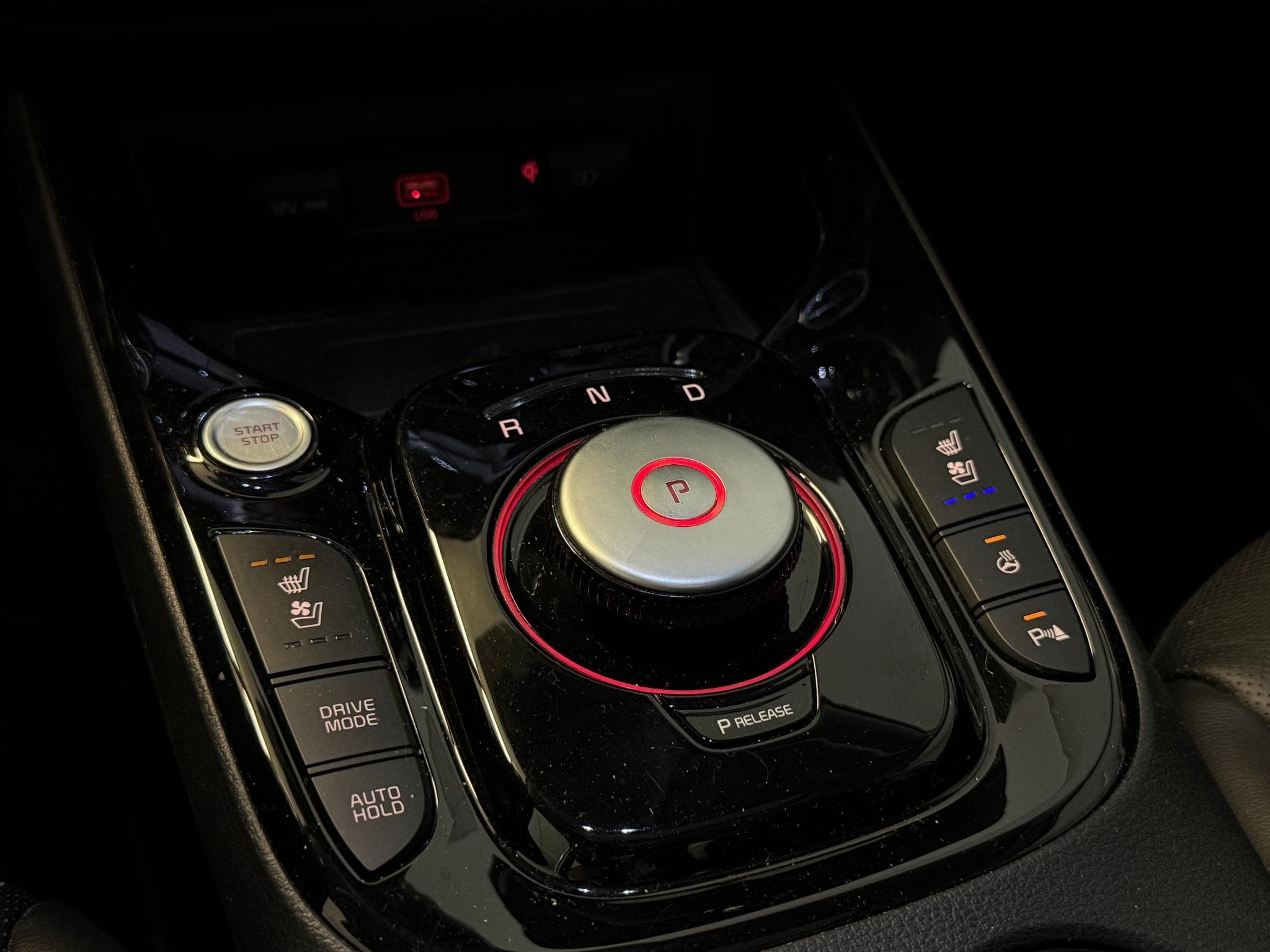 Kia Soul e-Soul More 64 kWh 204ch (2022) - Photo 14