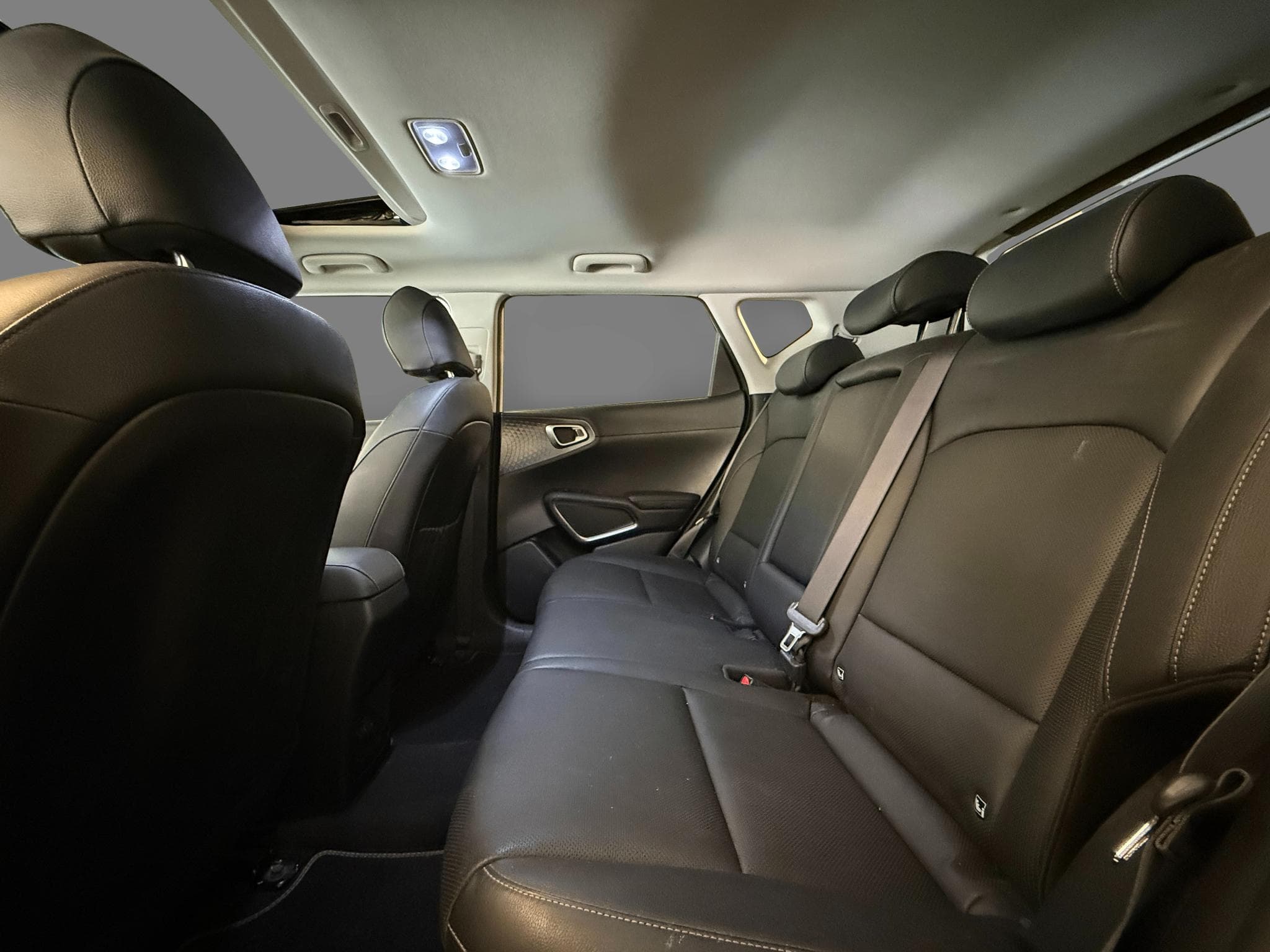 Kia Soul e-Soul More 64 kWh 204ch (2022) - Photo 8