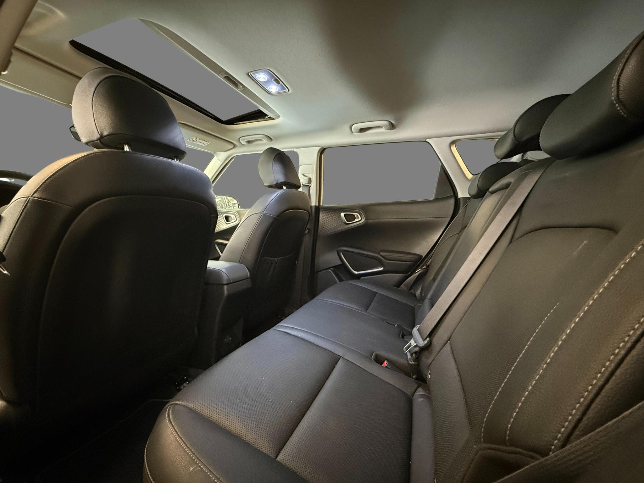 Kia Soul e-Soul More 64 kWh 204ch (2022) - Photo 9