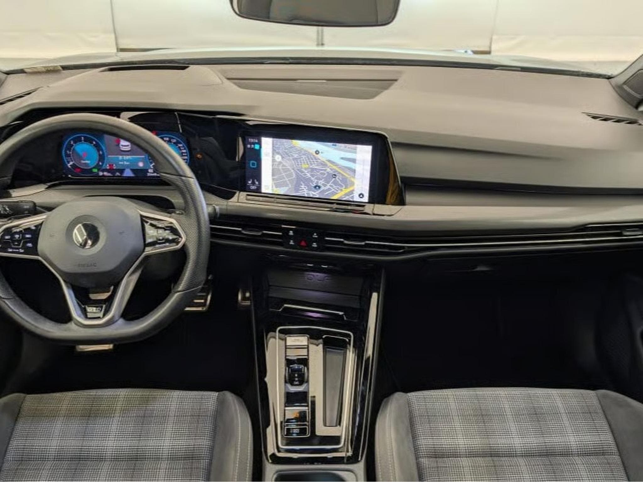 VW Golf VIII GTD (2022) - Photo 5