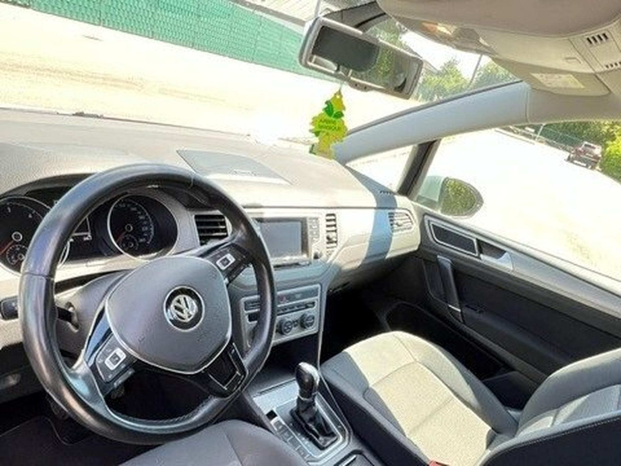 VW Golf Sportsvan (2014) - Photo 9