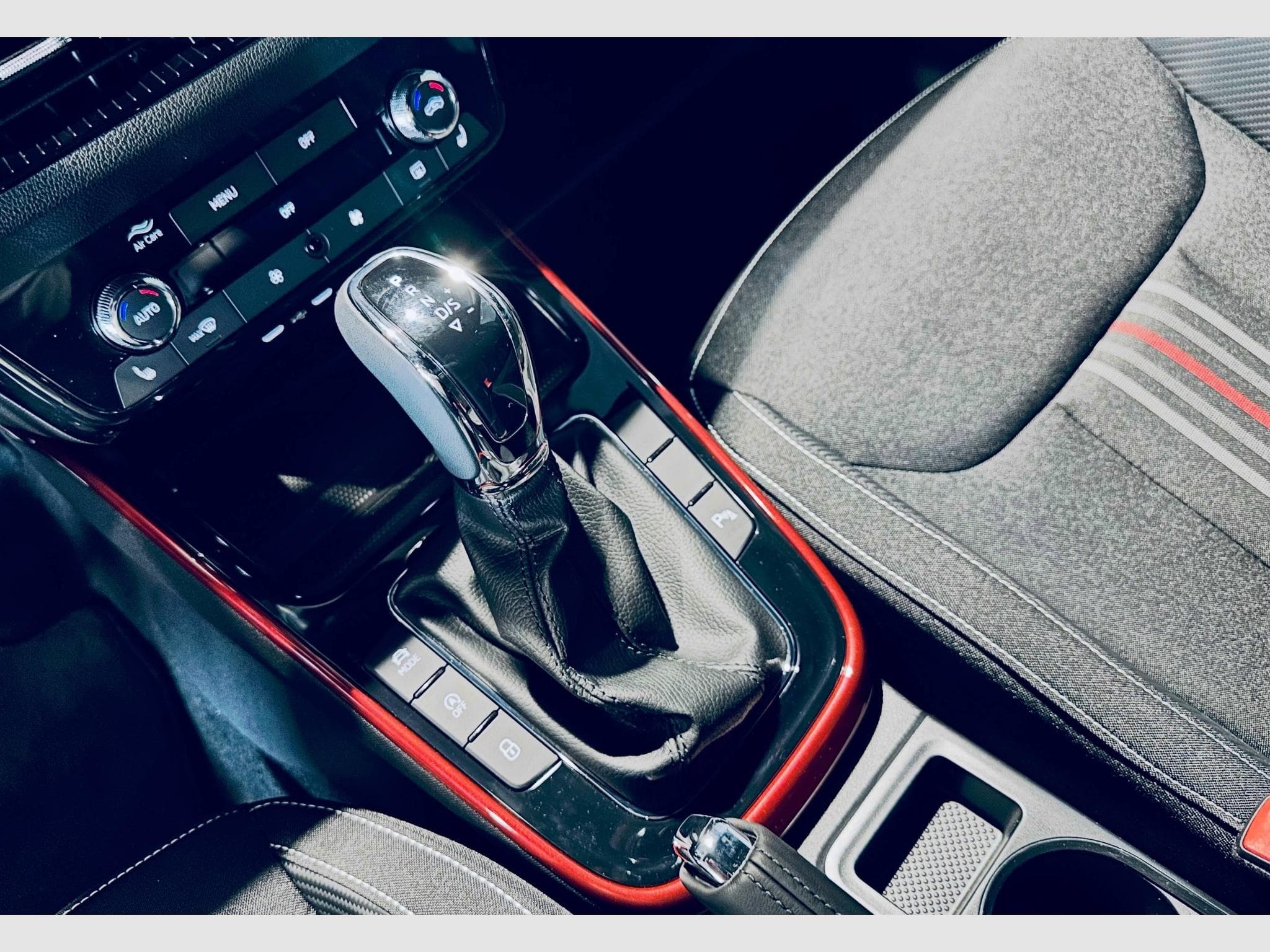 Skoda Fabia FABIA MONTE CARLO TSI DSG (2026) - Photo 11