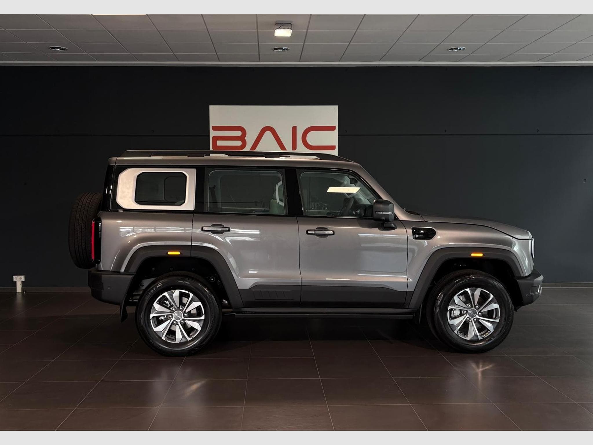 Baic BJ40 4X4 FULL OPTIONS (2026) - Photo 3