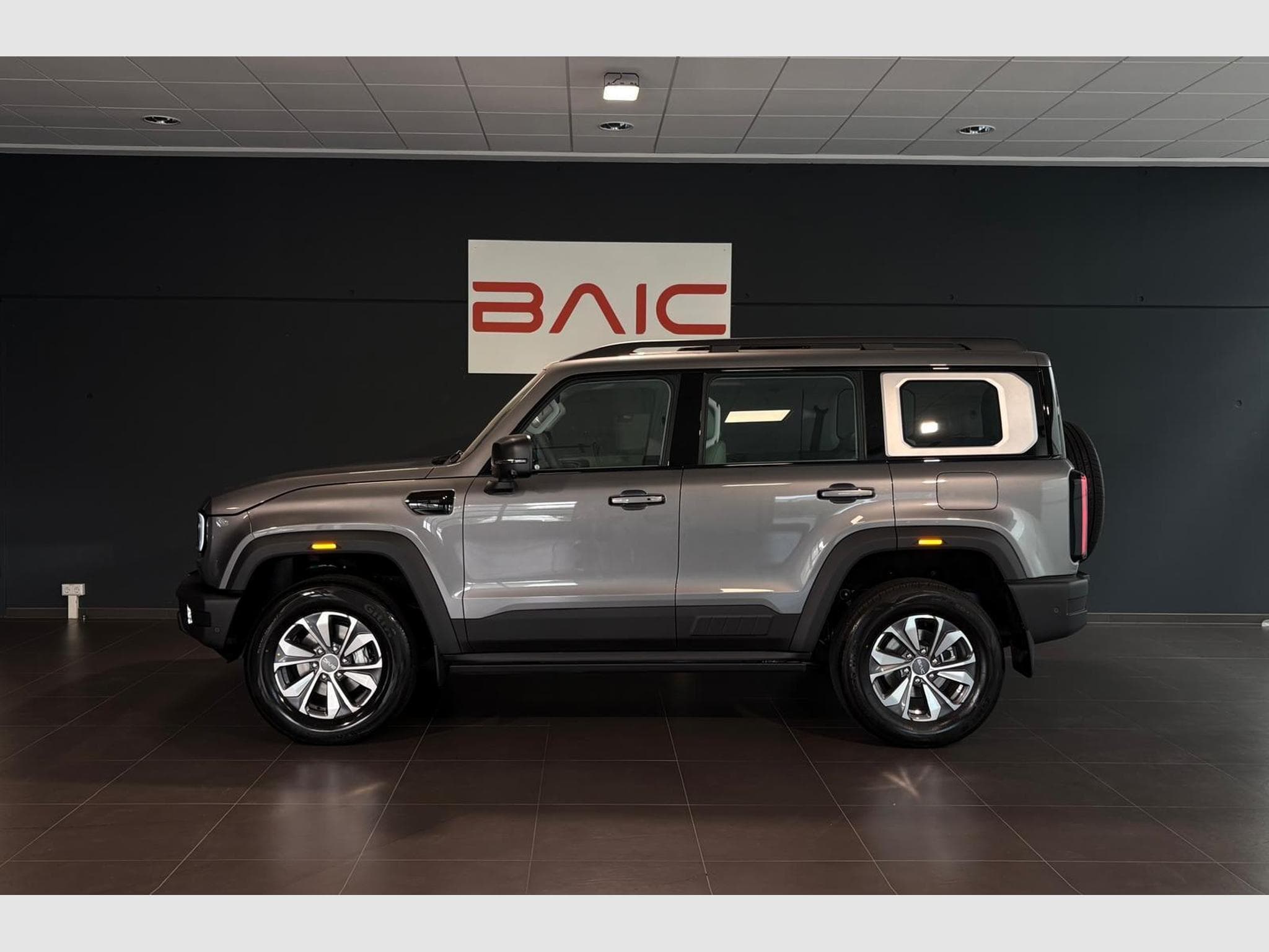 Baic BJ40 4X4 FULL OPTIONS (2026) - Photo 2