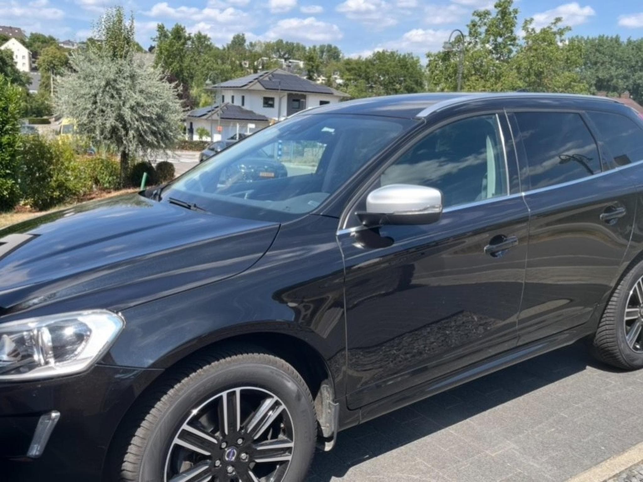Volvo XC60 Momentum dynamic edition (2017) - Photo 2