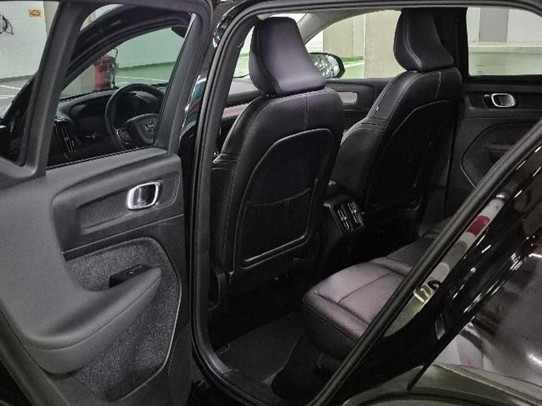 Volvo XC40 T2 automatic Essence Plus Dark (2022) - Photo 8