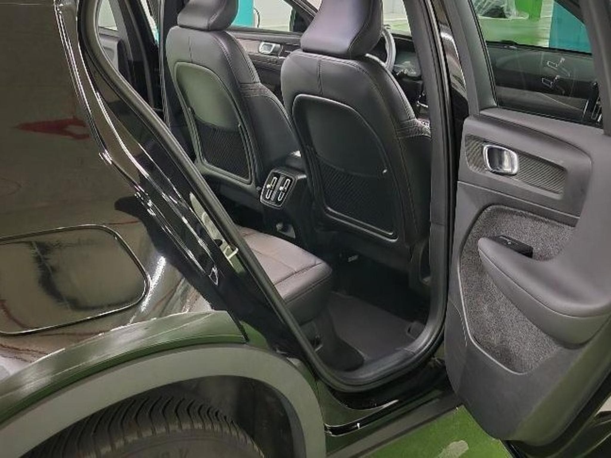 Volvo XC40 T2 automatic Essence Plus Dark (2022) - Photo 11