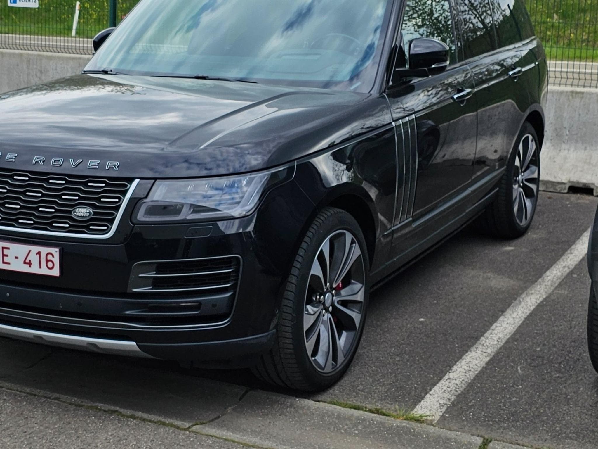Land-Rover Range Rover SVO (2018) - Photo 2