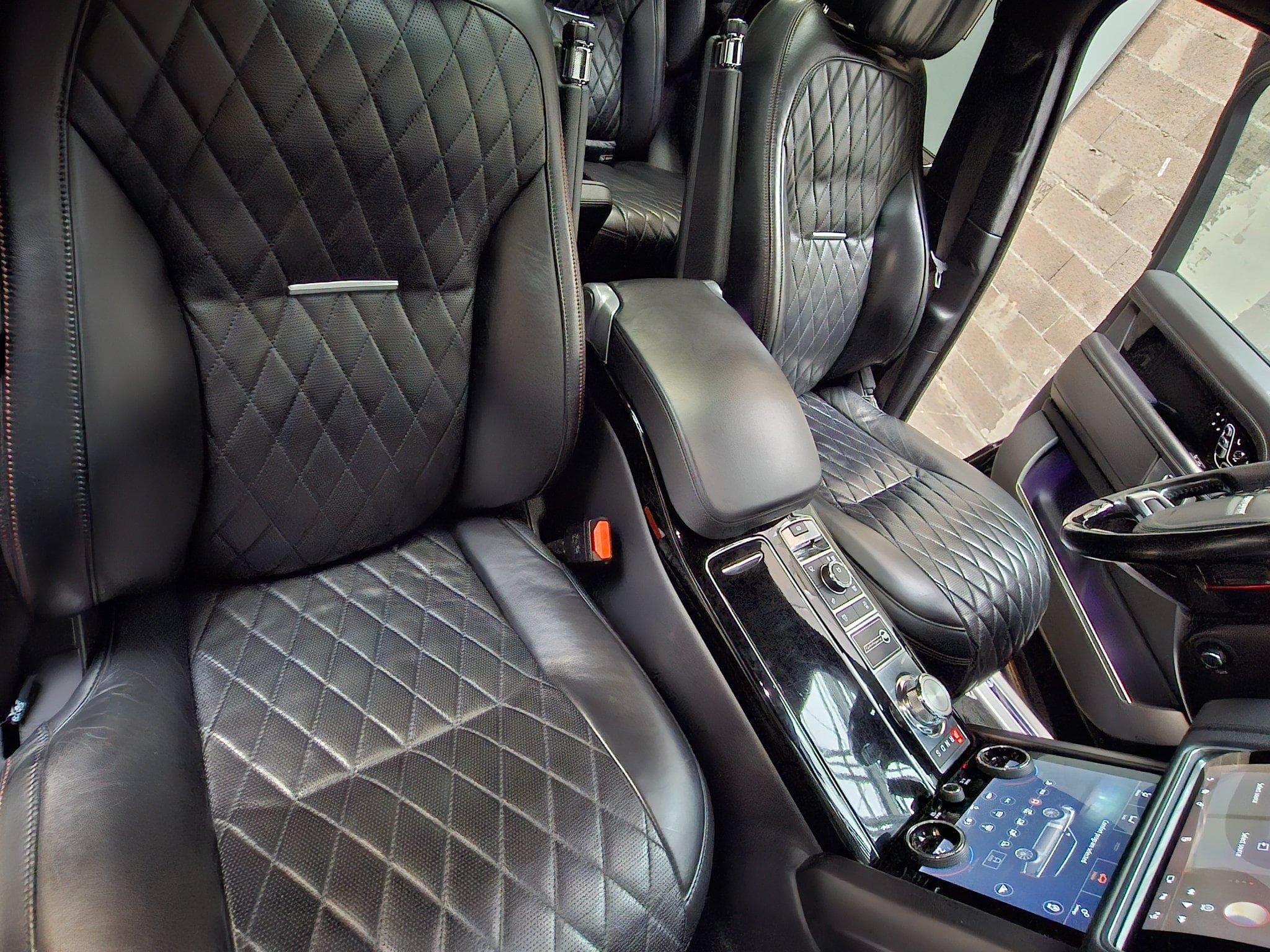 Land-Rover Range Rover SVO (2018) - Photo 7