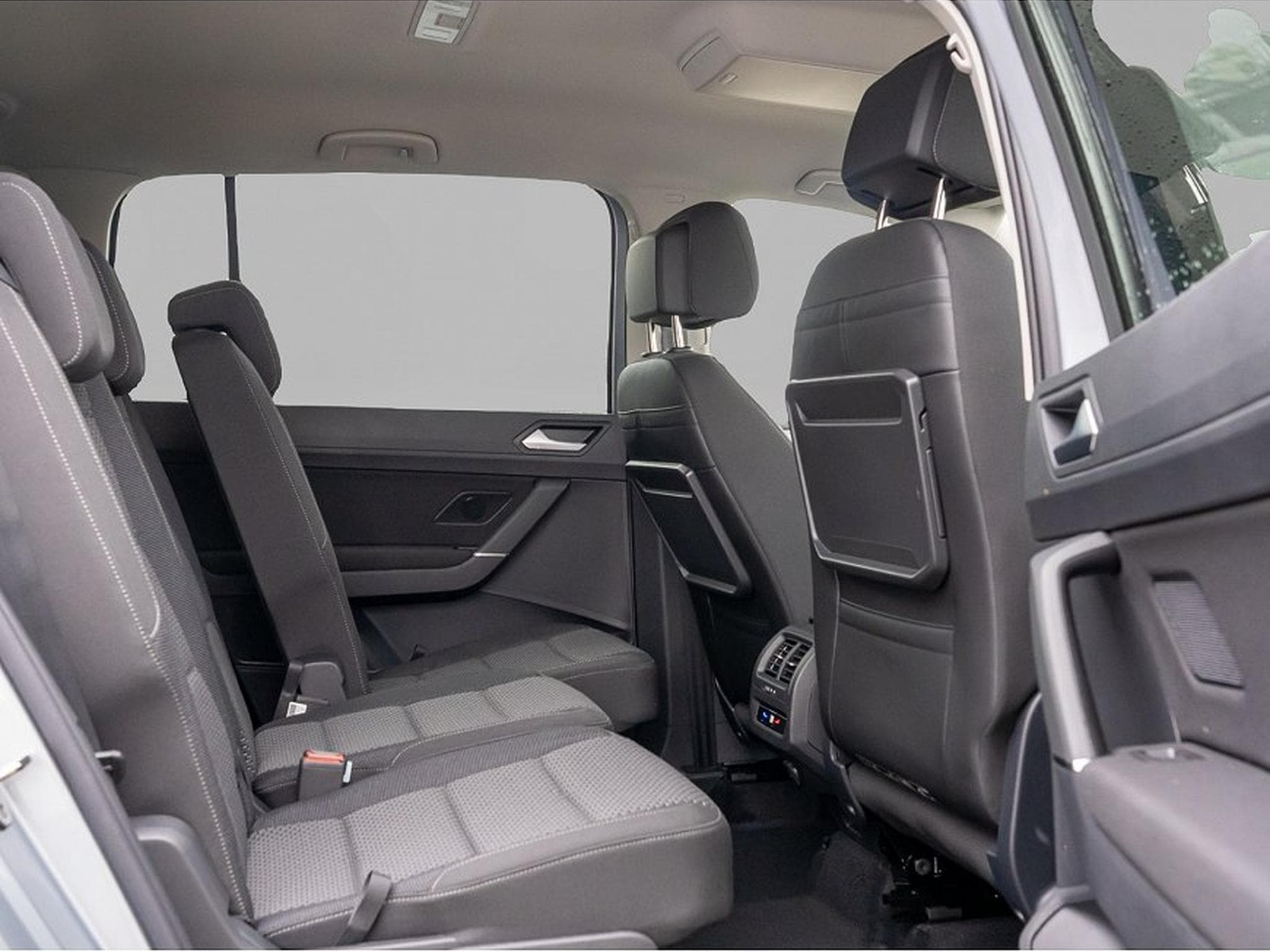 VW Touran (2026) - Foto 4