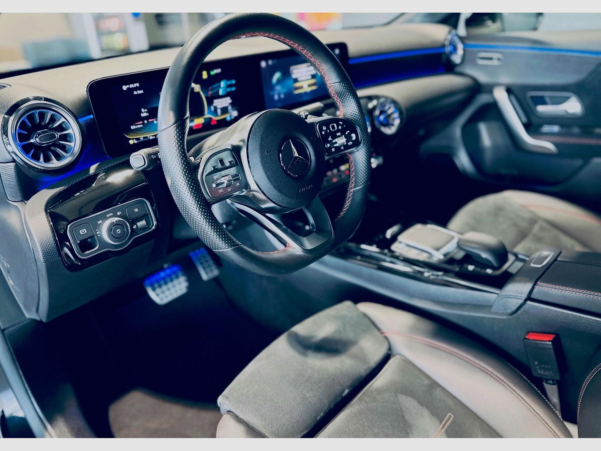 Mercedes A 35 AMG AMG A 35 TURBO 4MATIC SPEEDSHIFT 7G-DCT (2022) - Photo 9