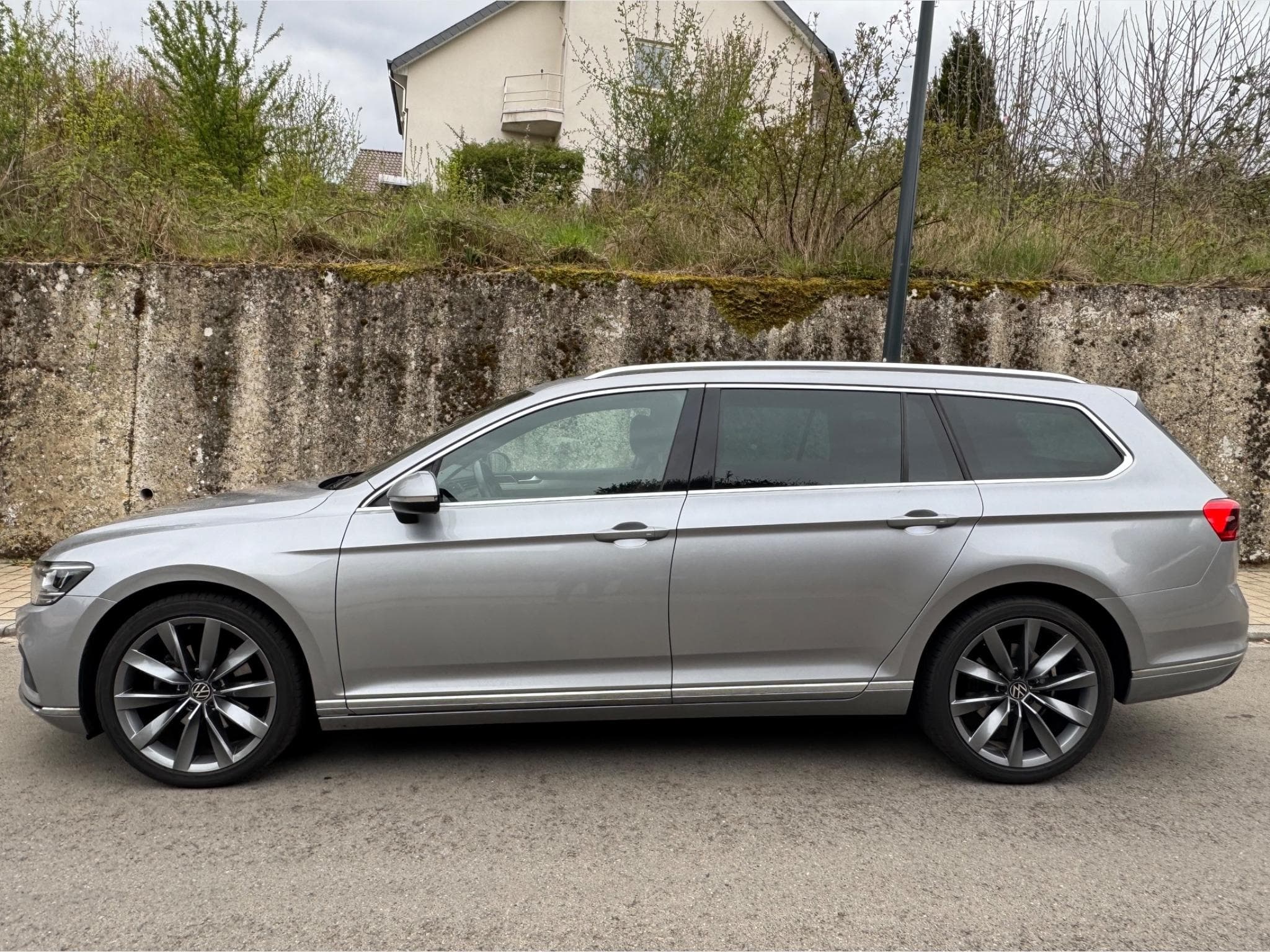 VW Passat (2021) - Photo 2