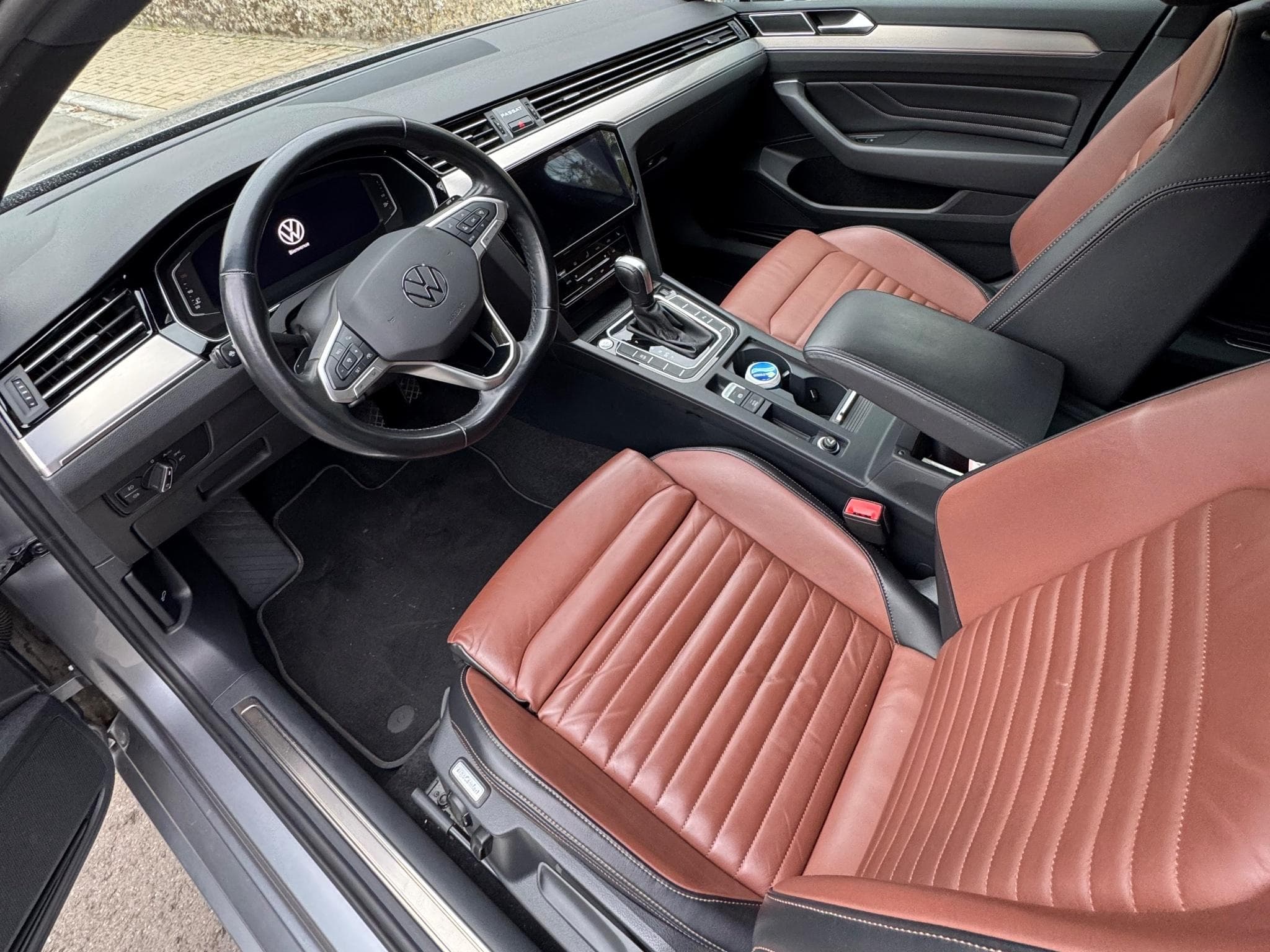 VW Passat (2021) - Photo 3