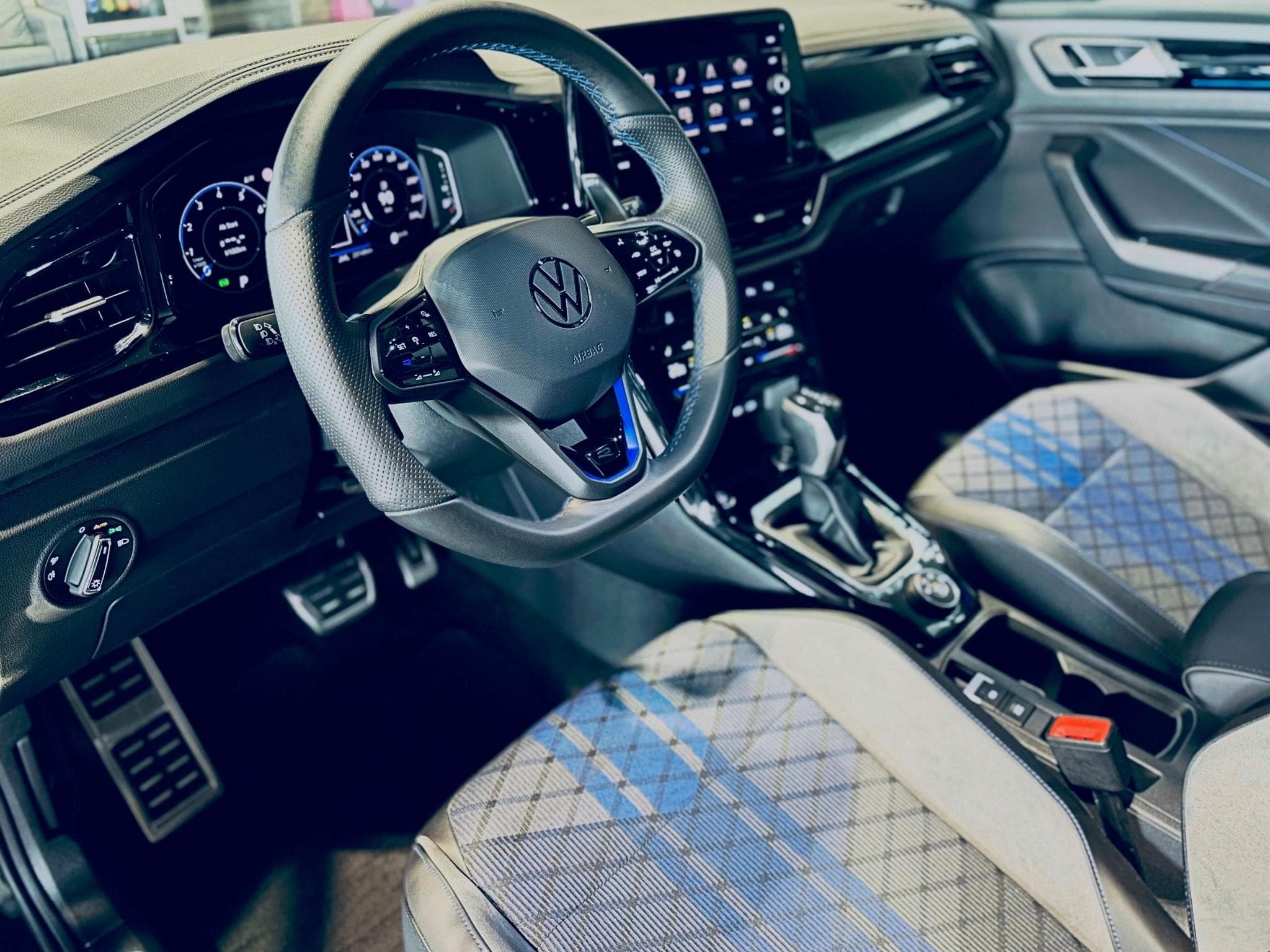 VW T-Roc T-ROC R TSI 4MOTION DSG (2025) - Foto 9