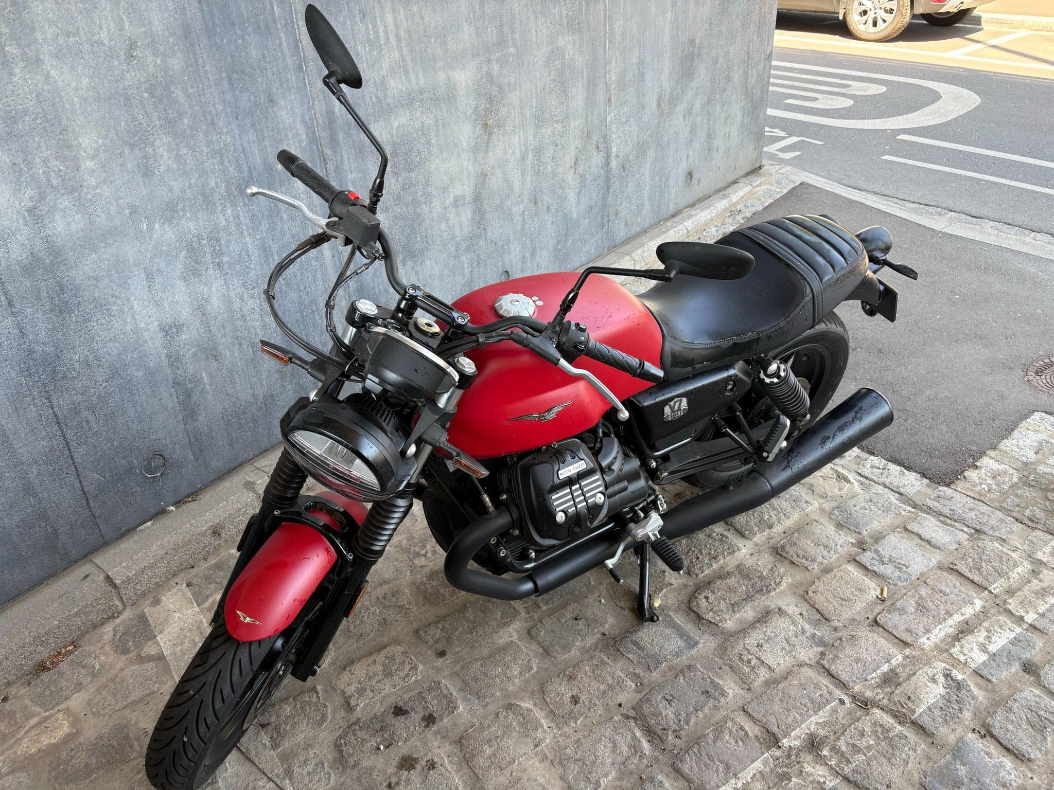Moto Guzzi V7 IV V7 Stone Red (2024) - Foto 1