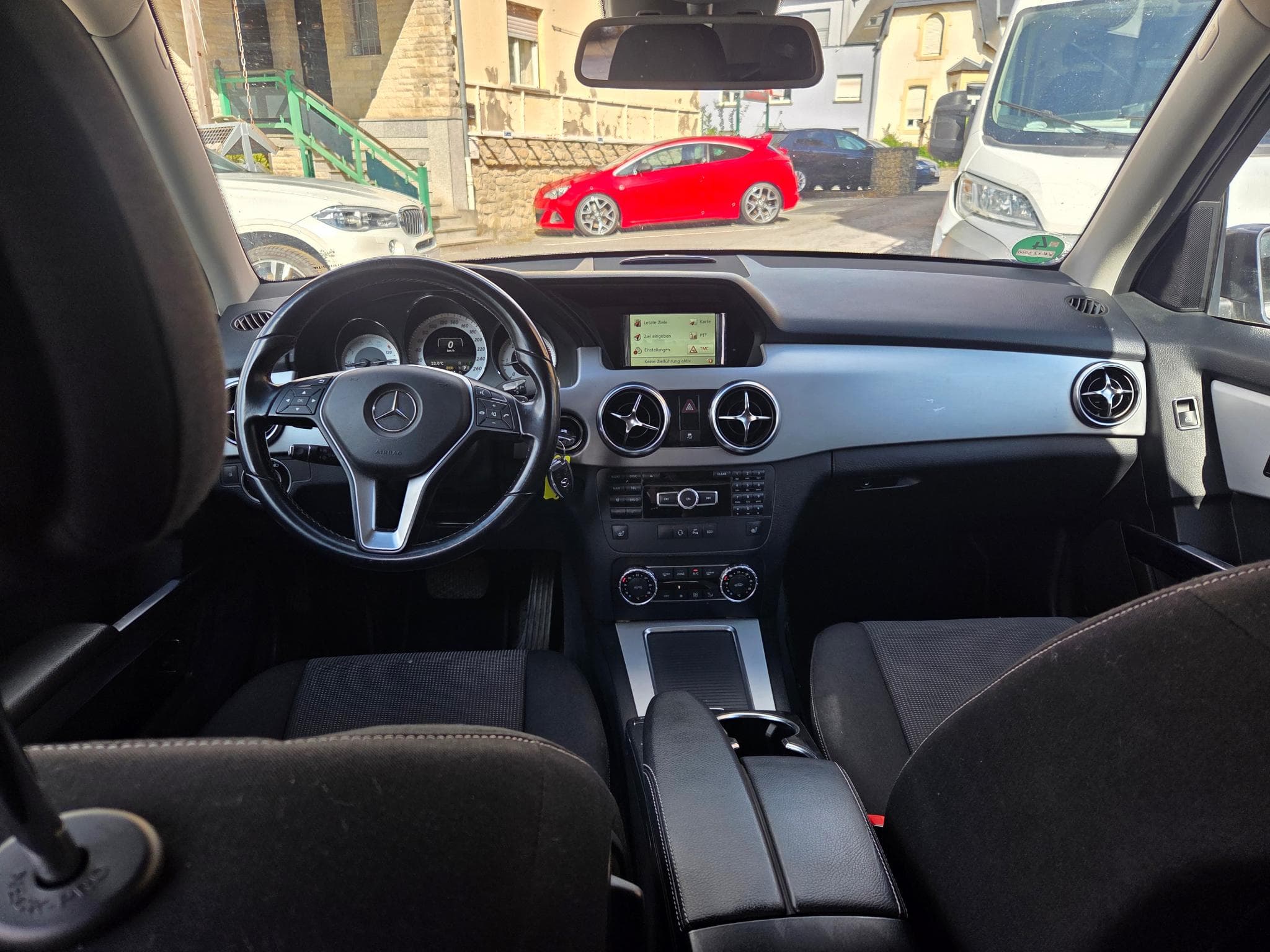 Mercedes GLK 220 CDI AUTOMATIQUE PACK AMG 4 MATIC (2014) - Photo 9