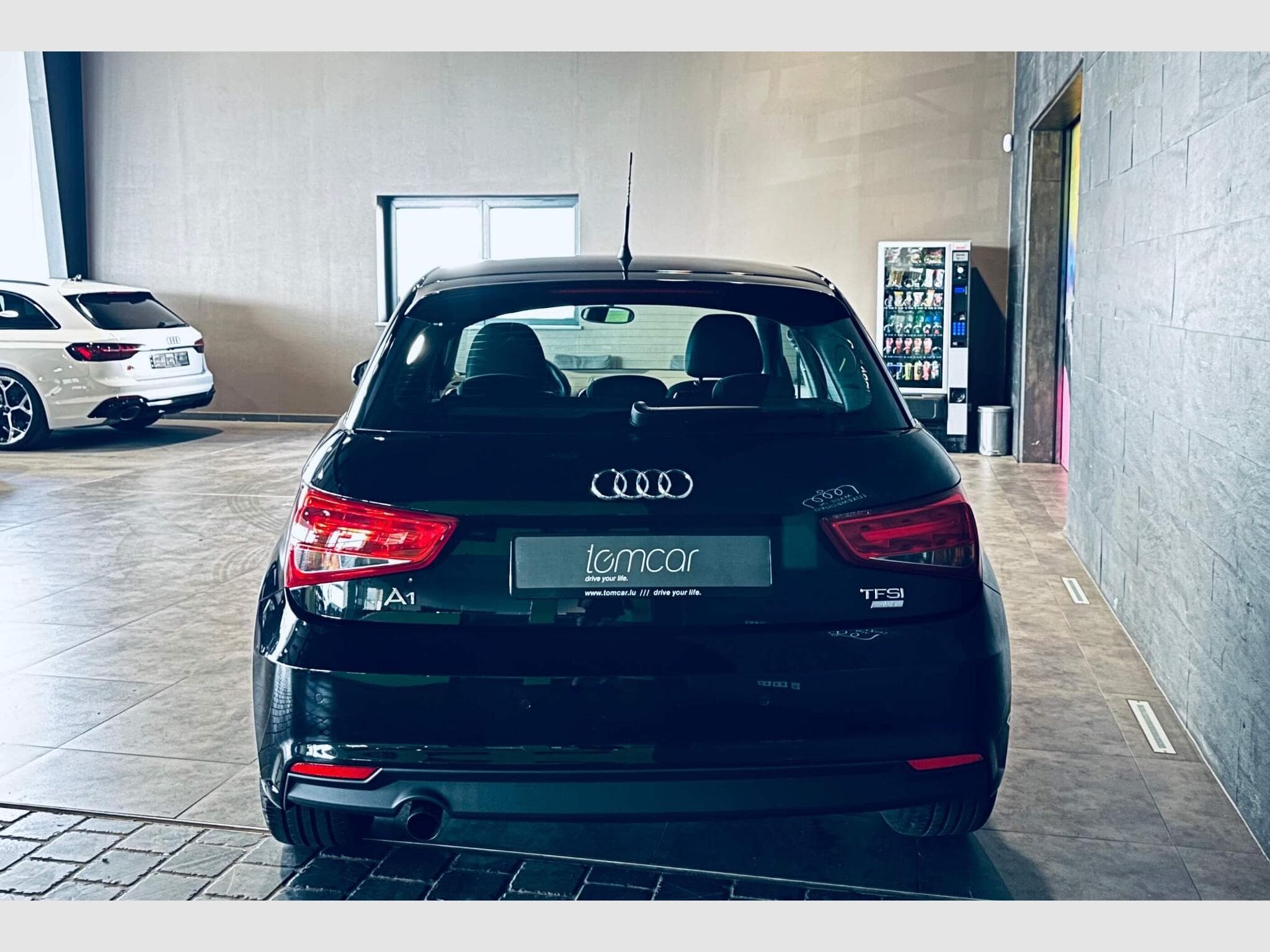 Audi A1 A1 SPORTBACK TFSI ULTRA (2016) - Photo 6