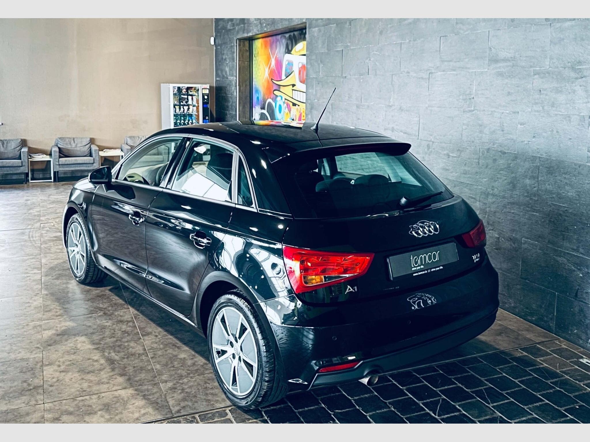 Audi A1 A1 SPORTBACK TFSI ULTRA (2016) - Photo 5