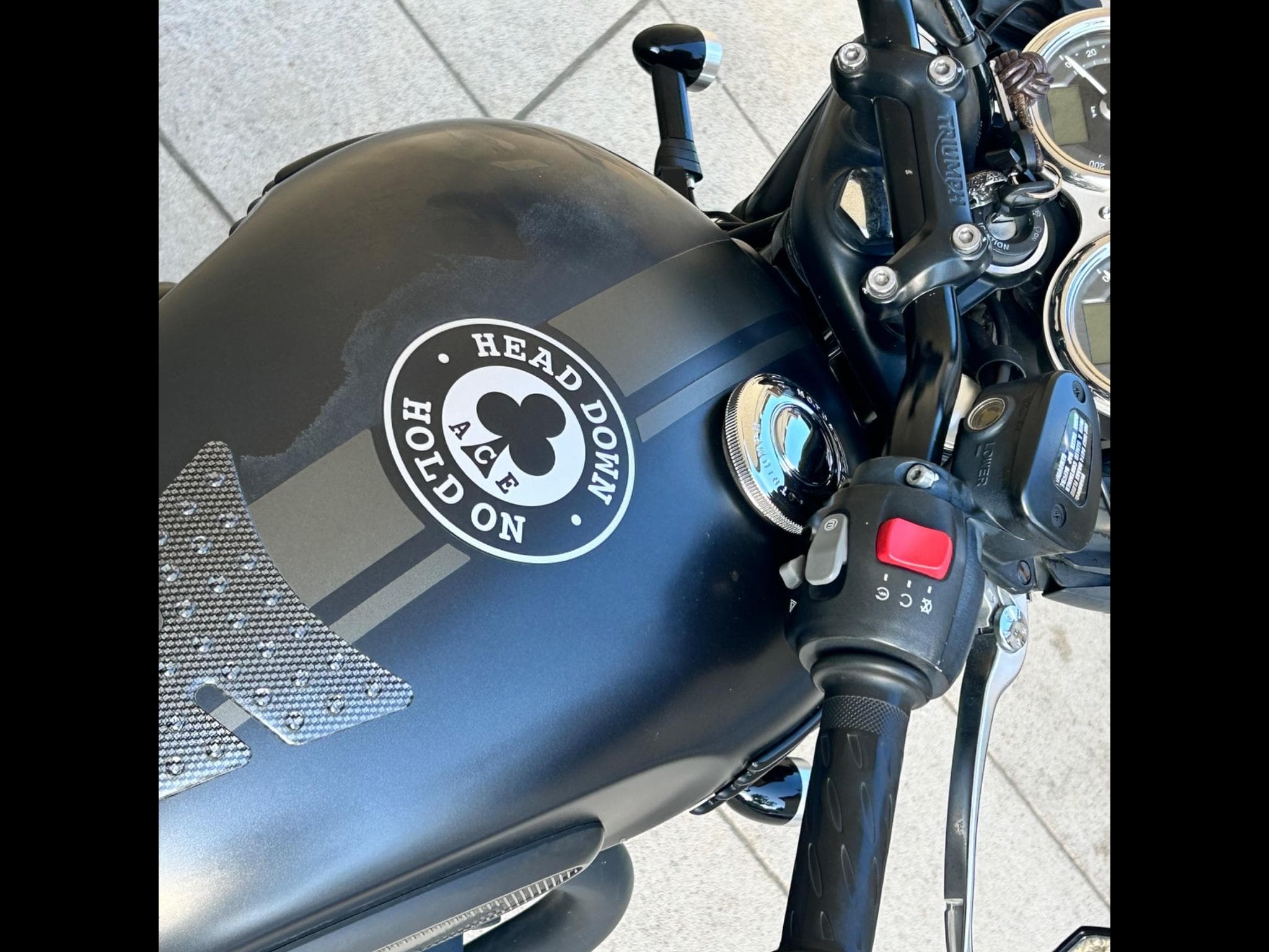Triumph Bonneville T120 Black Ace Café Limited Edition (2019) - Photo 6