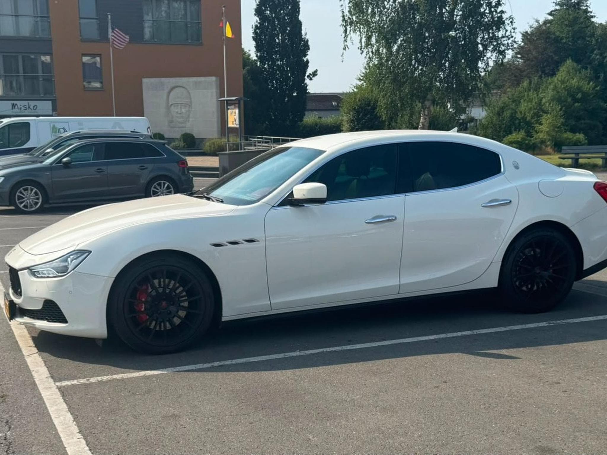 Maserati Ghibli Maserati Ghibli 3.0 V6 Bi-Turbo 409 S-Q4 (2015) - Photo 2