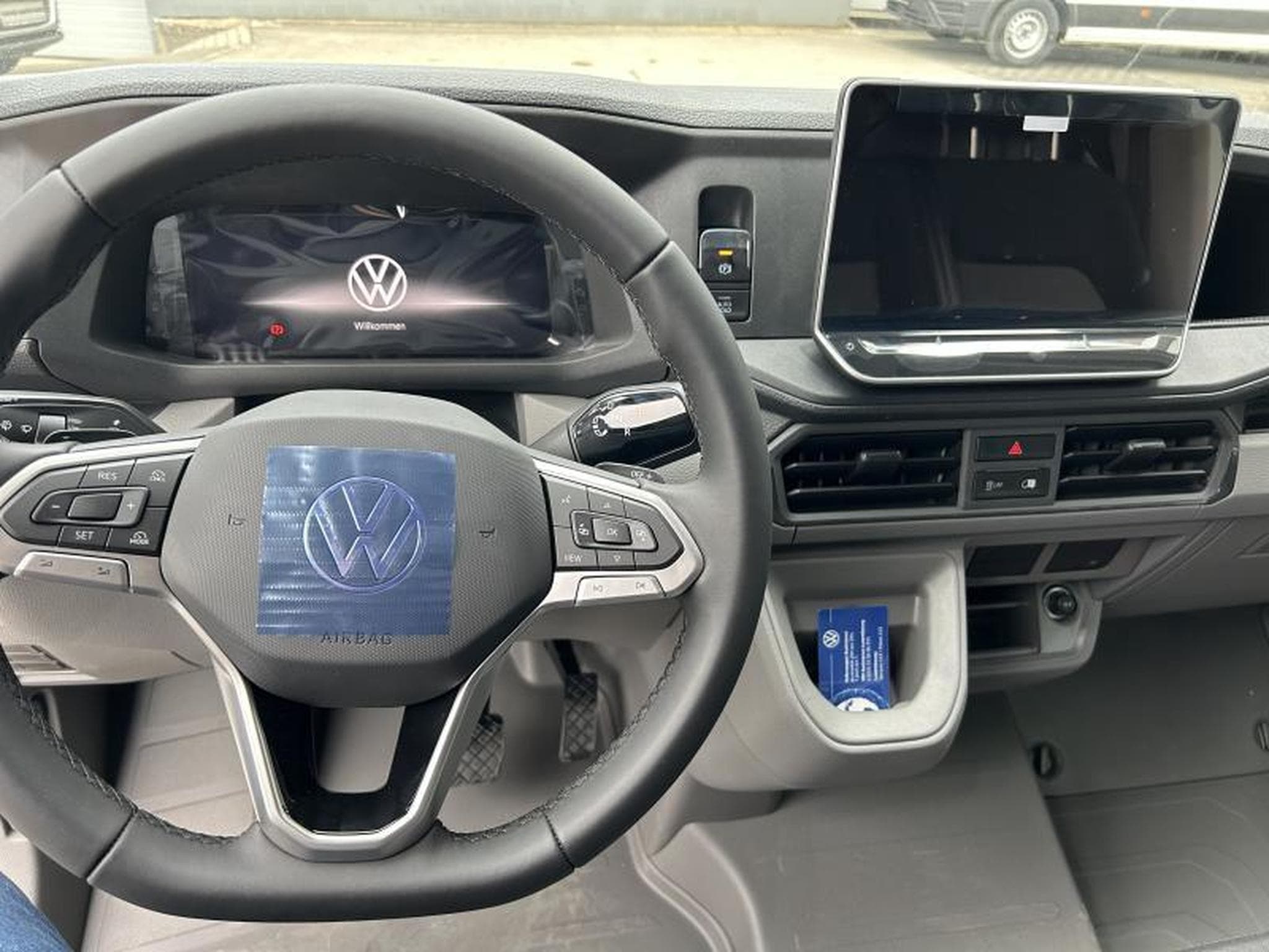 VW Crafter Fourgon (2025) - Photo 4