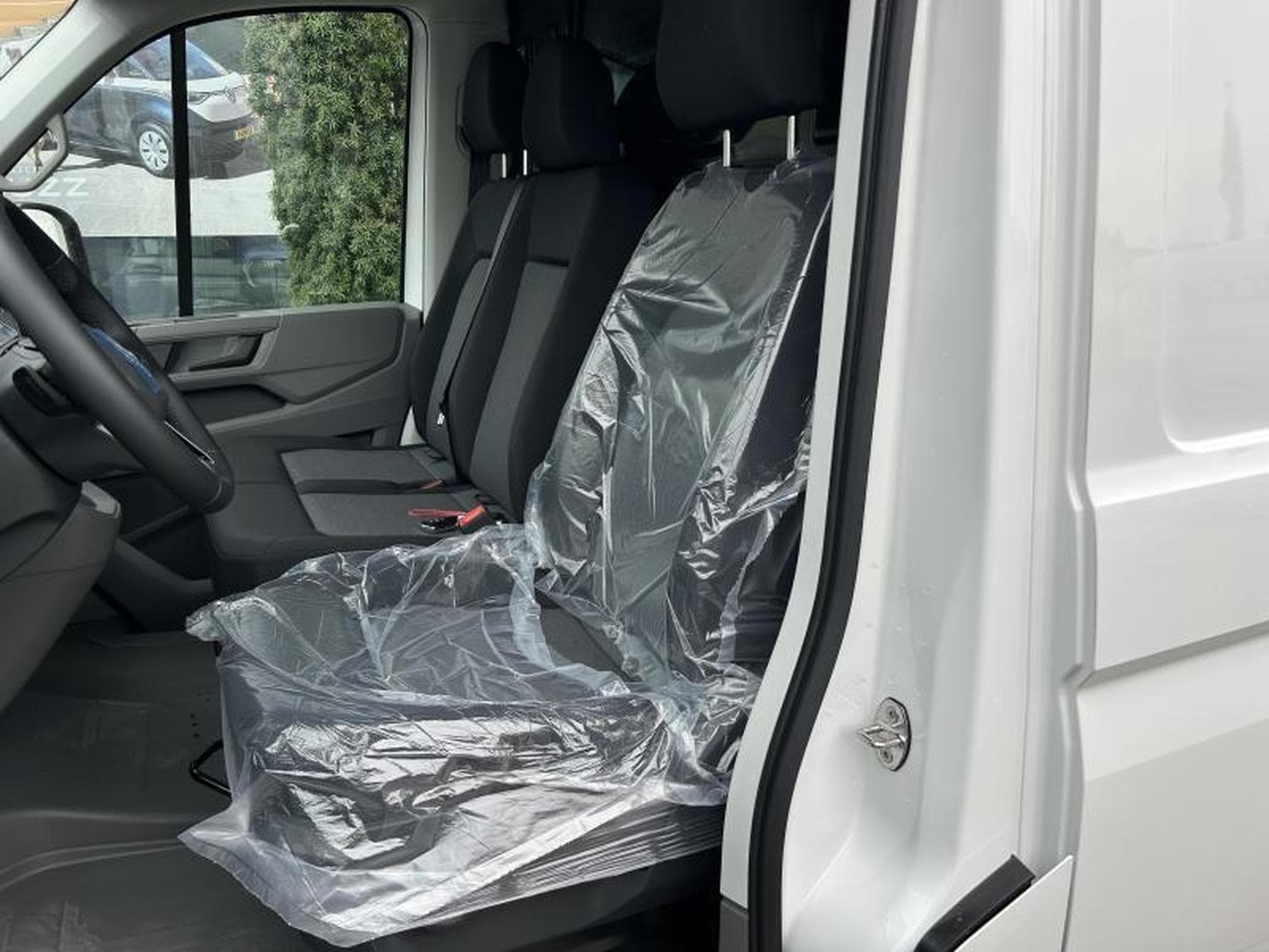 VW Crafter Fourgon (2025) - Photo 6