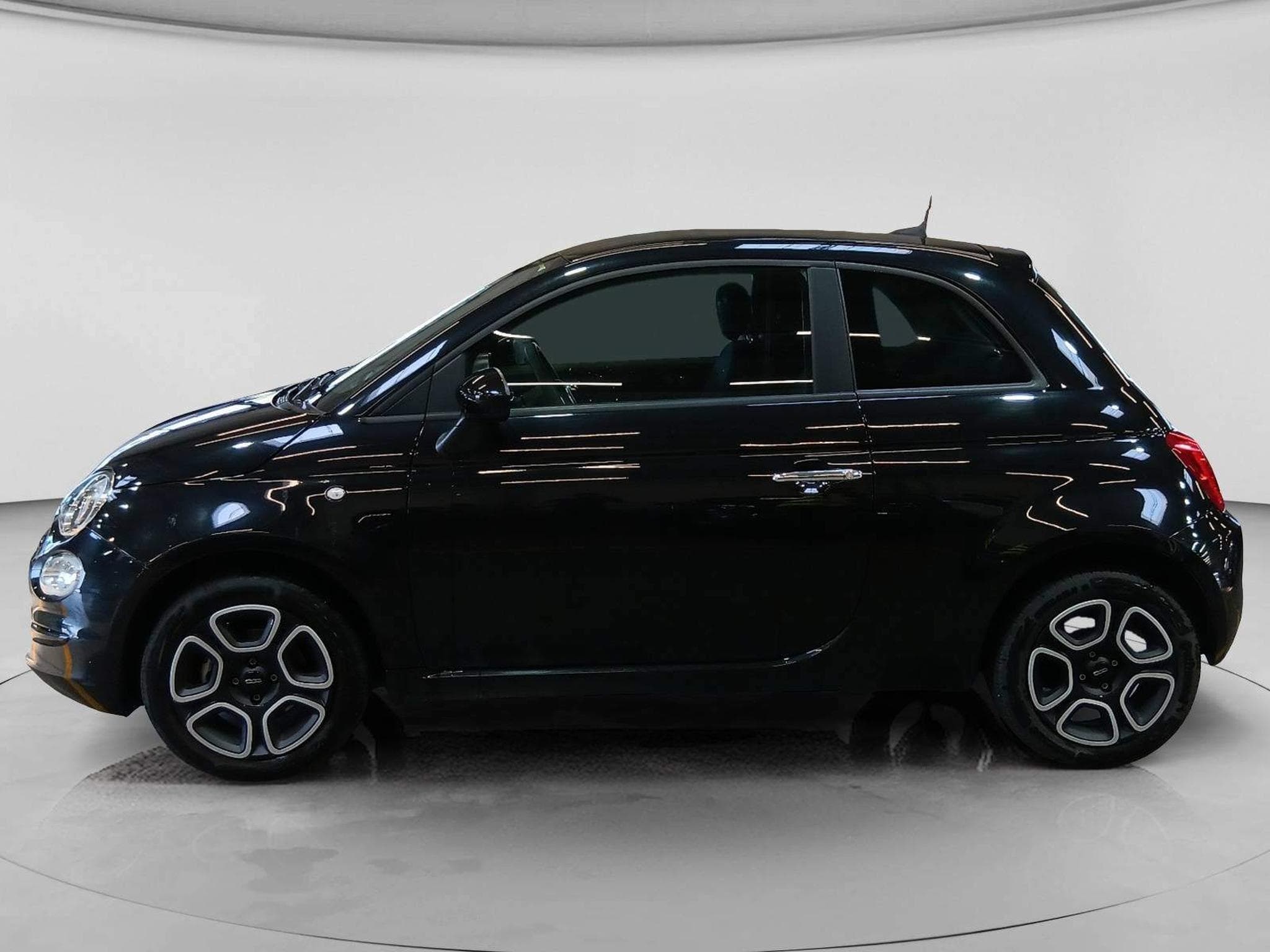 Fiat 500 Club 1.0 70 ch Hybride BSG (2023) - Foto 2
