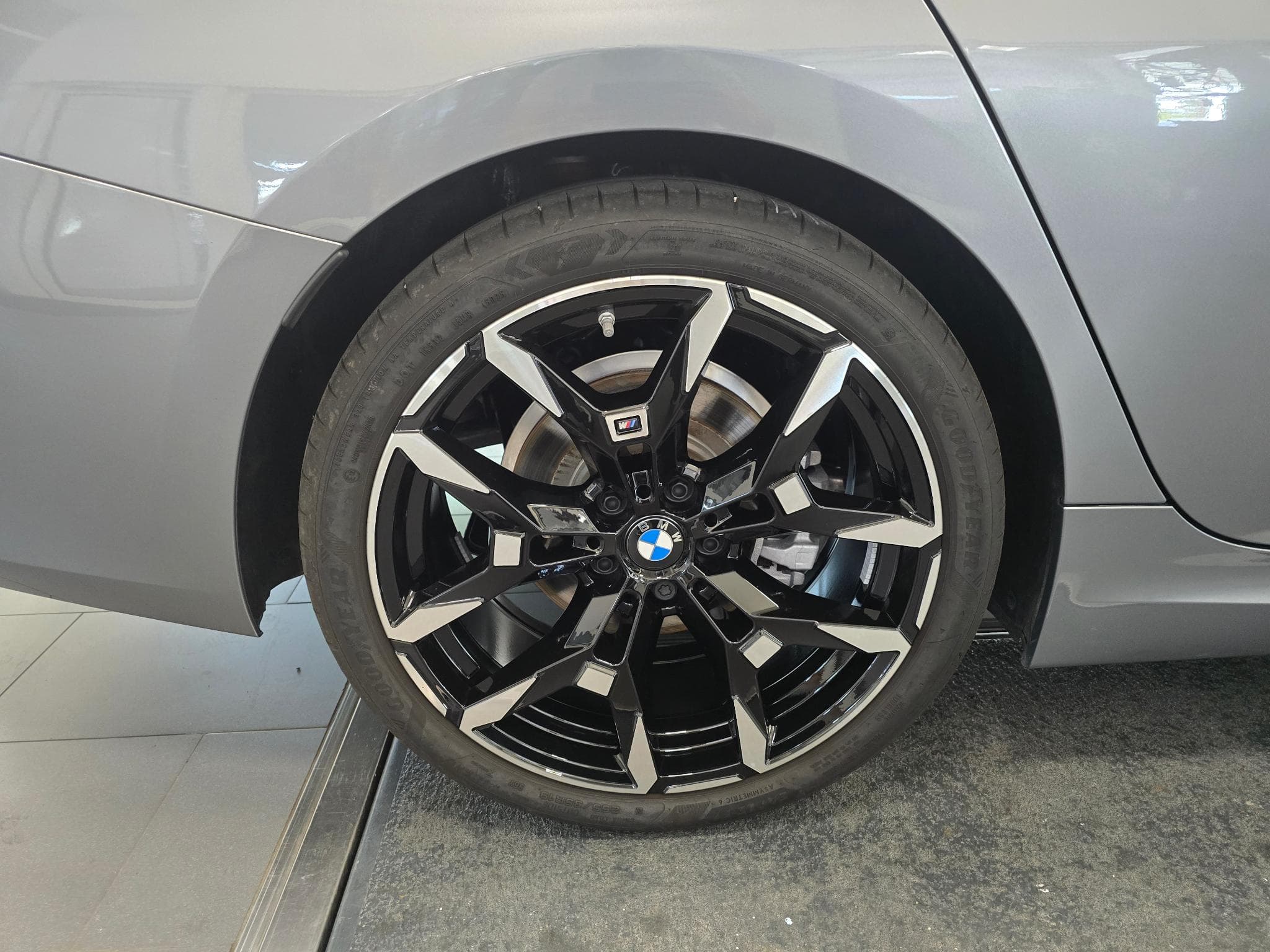 BMW 320 d xDrive M Sport Pack, Attache, Toit ouvrant (2026) - Foto 9