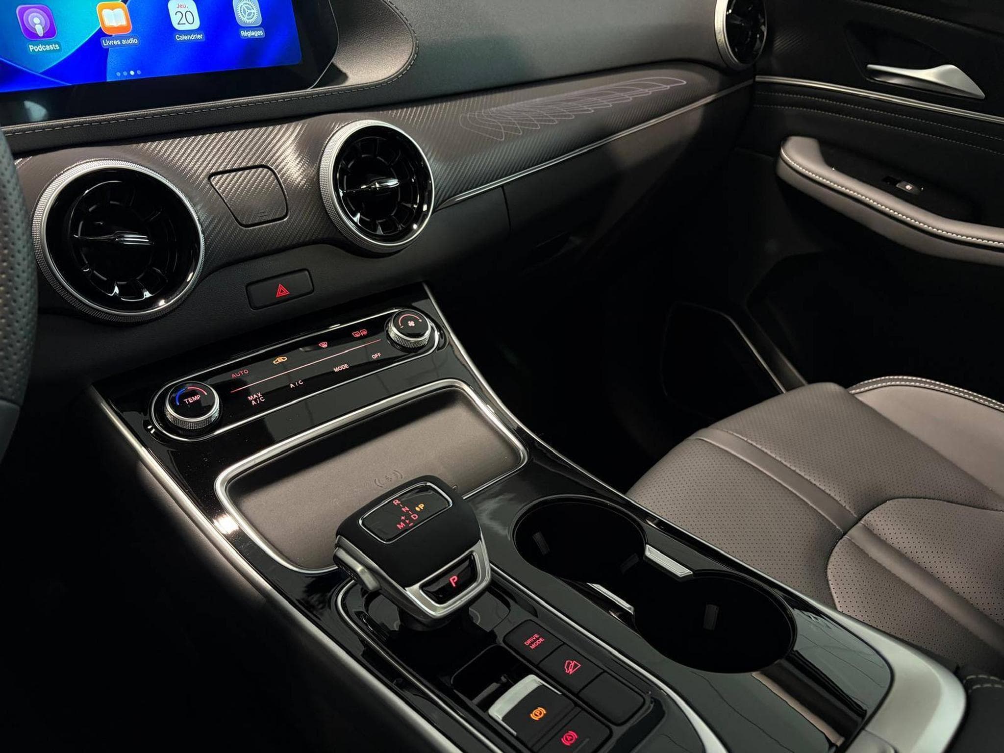 Forthing T5 EVO 1.5 TURBO AUTO FULL OPTIONS (2026) - Foto 18