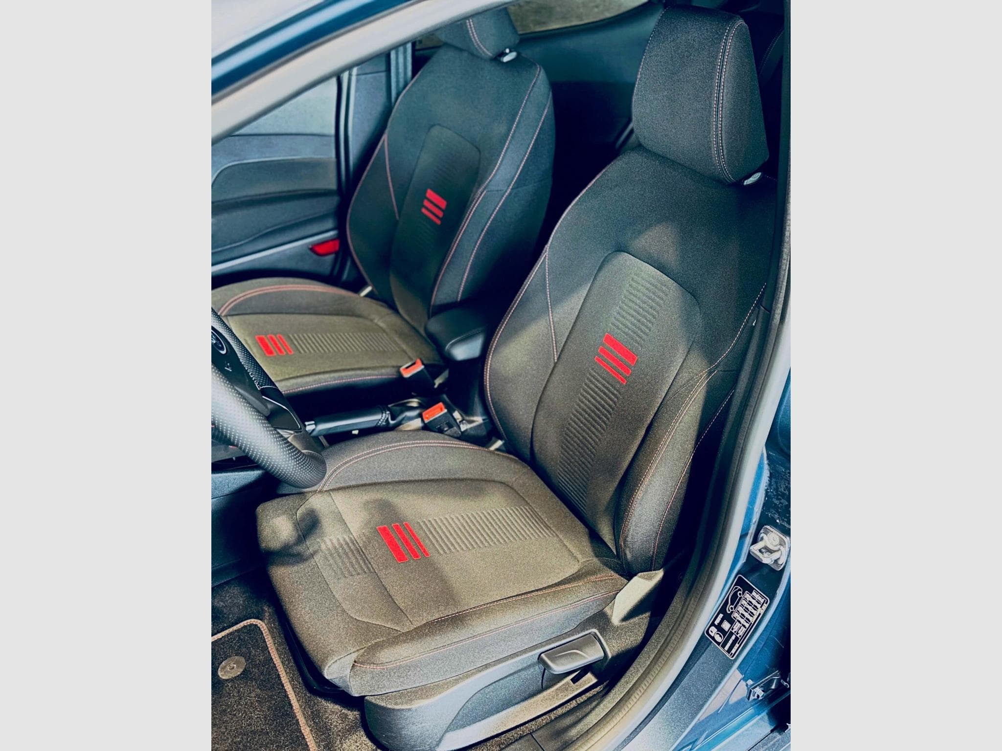 Ford Fiesta FIESTA ST-LINE (2023) - Photo 8