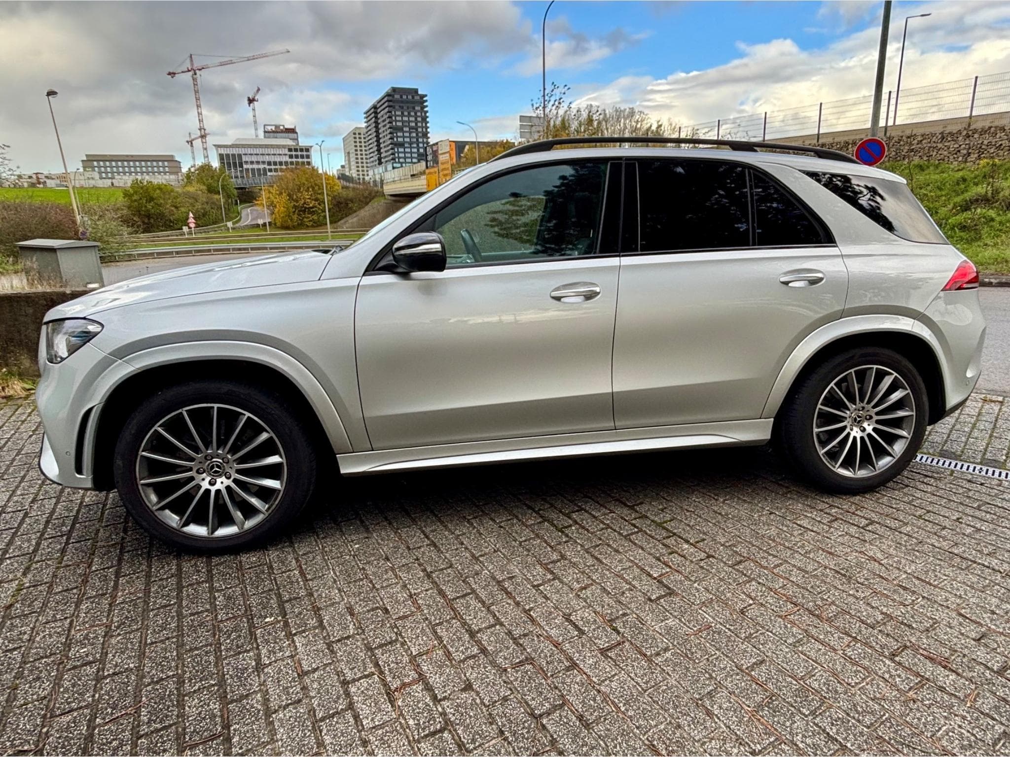 Mercedes GLE 300 Amg line (2021) - Photo 2
