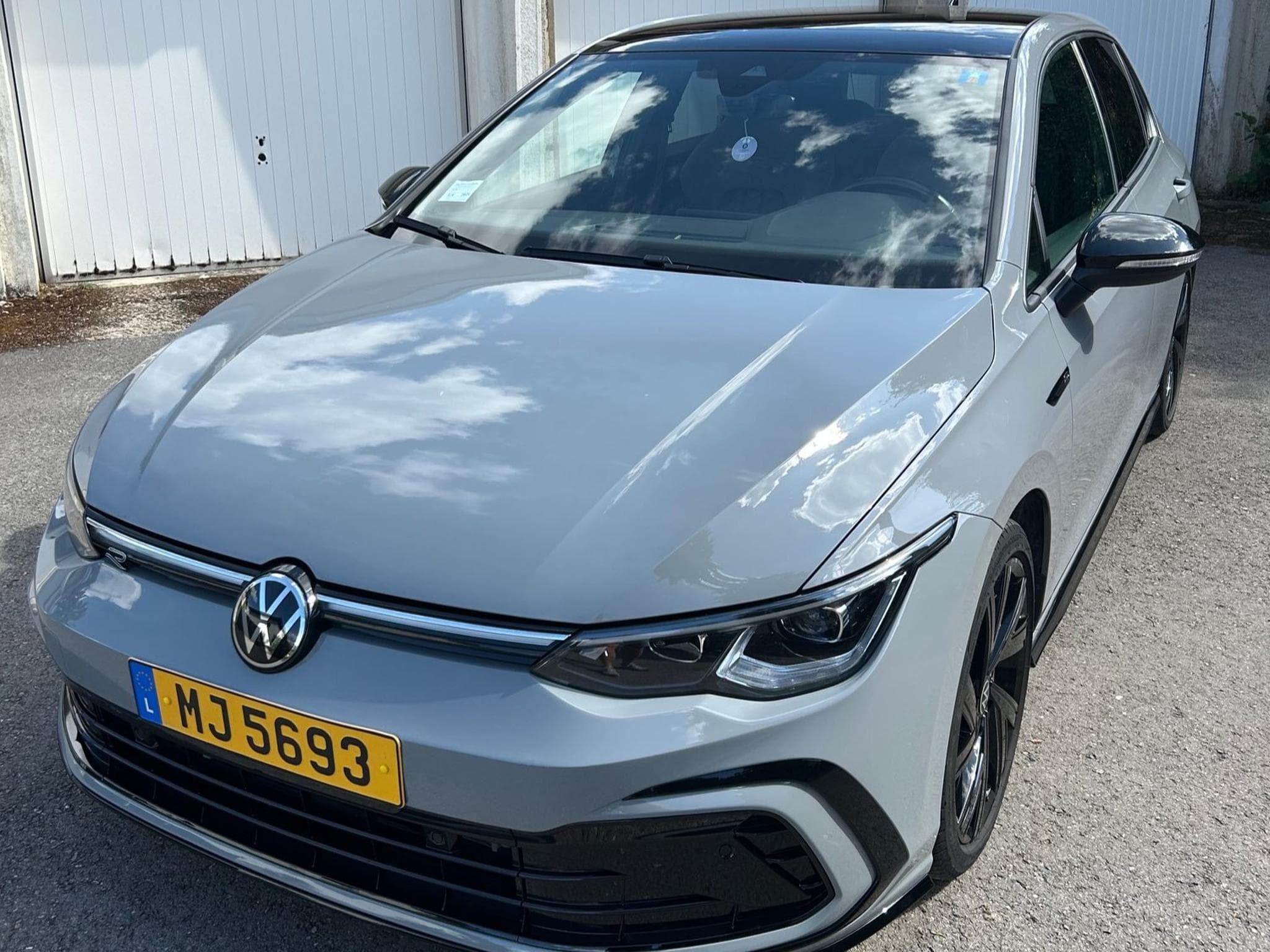 VW Golf VIII R-Line e-Tsi (2024) - Photo 1