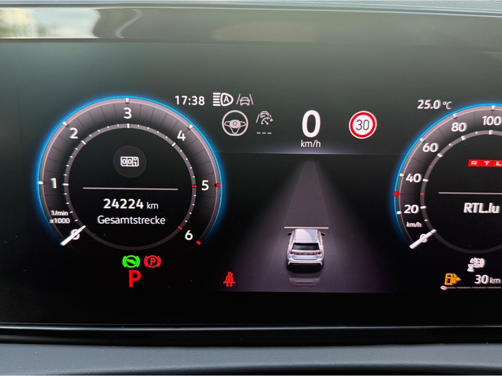 VW Tiguan R-Line (2024) - Photo 6