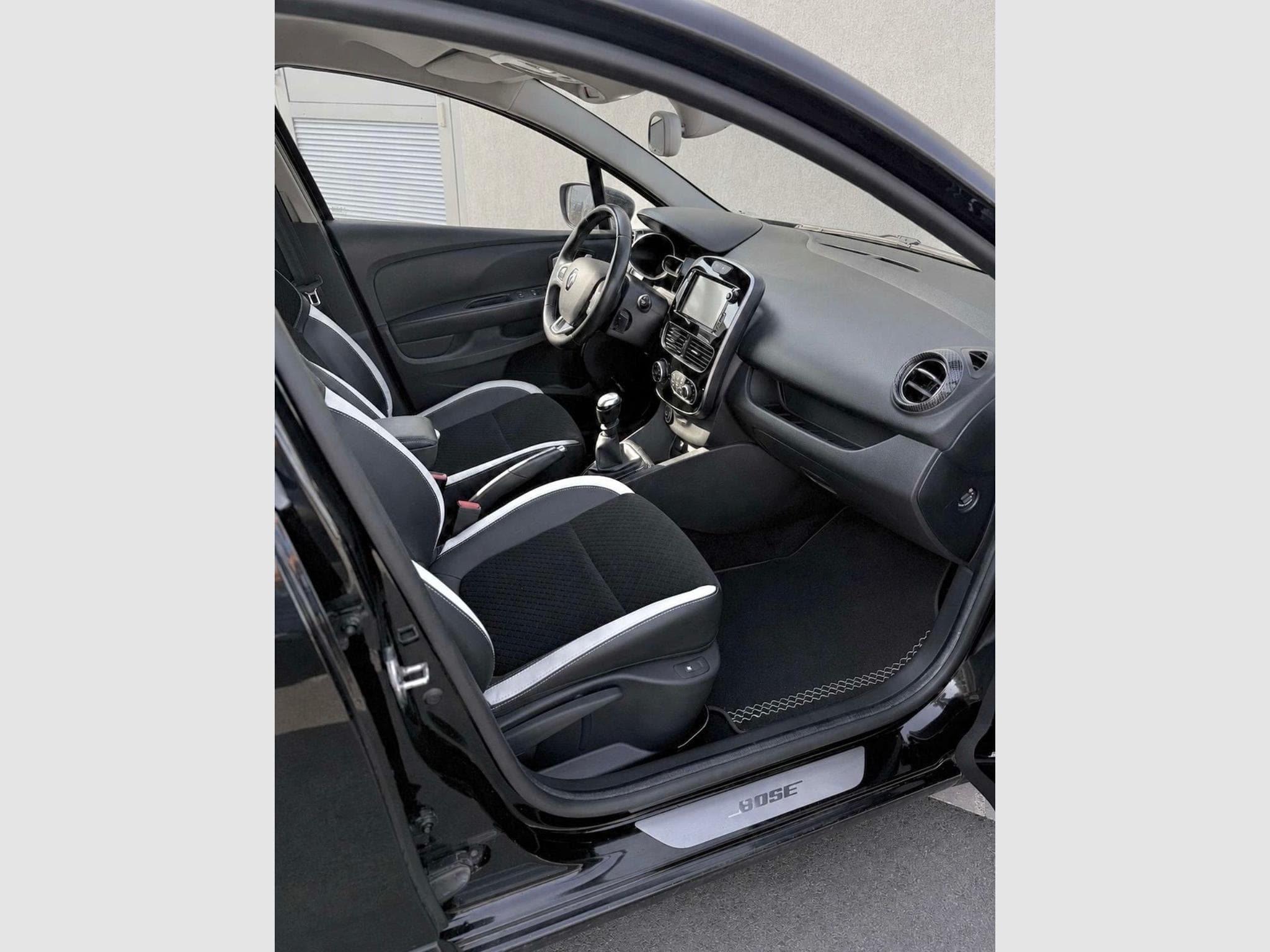 Renault Clio 1.2 TCE BOSE Edition LED (2017) - Foto 6