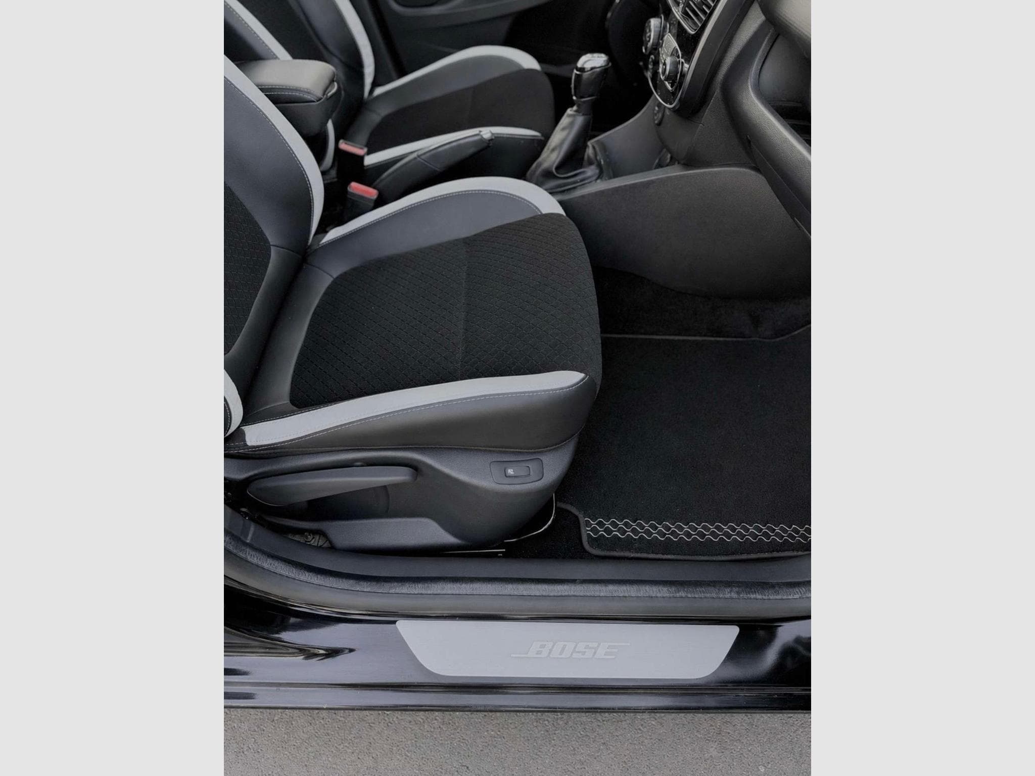 Renault Clio 1.2 TCE BOSE Edition LED (2017) - Foto 8
