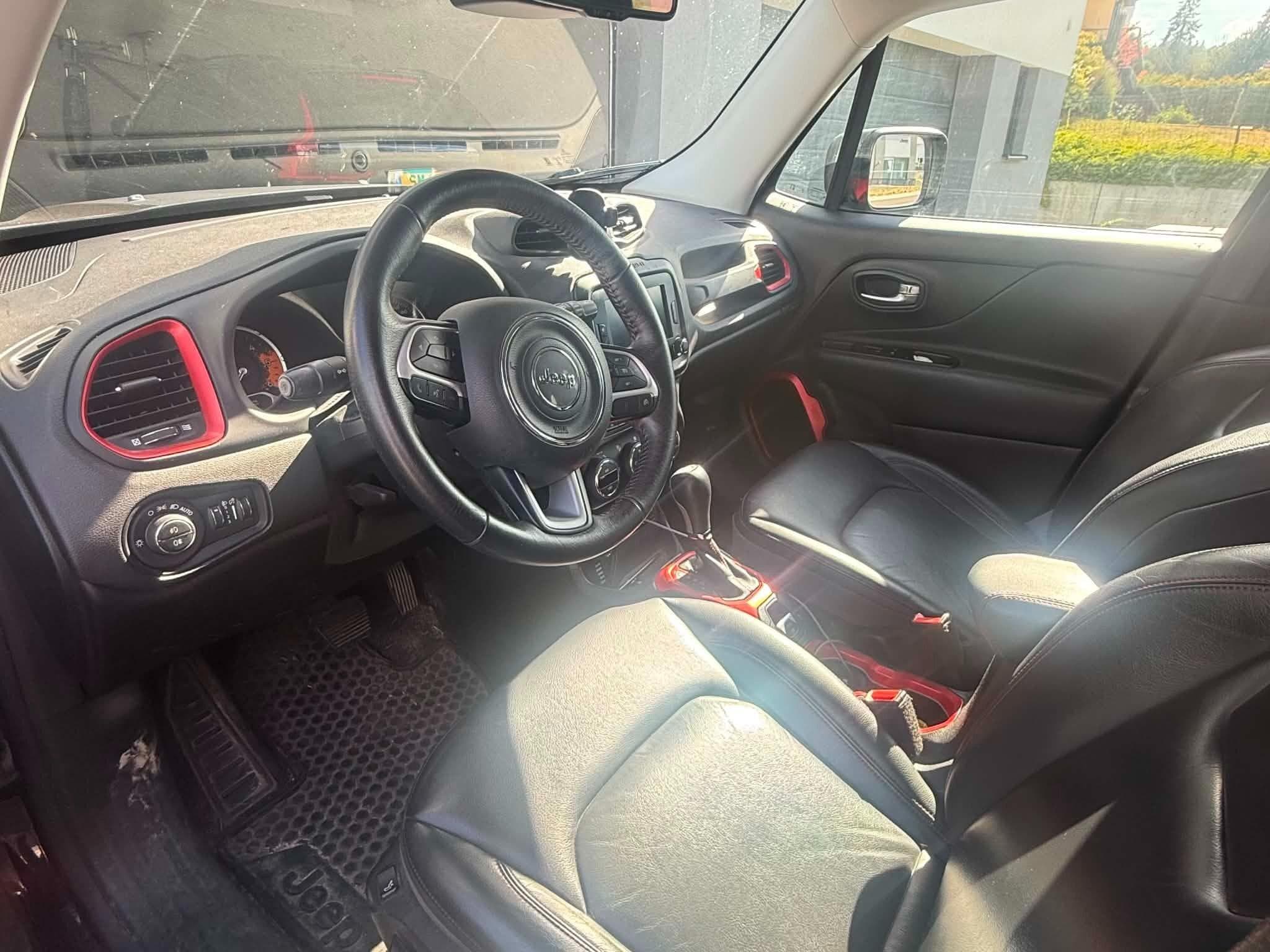 Jeep Renegade Trailhawk 4x4 (2016) - Photo 1