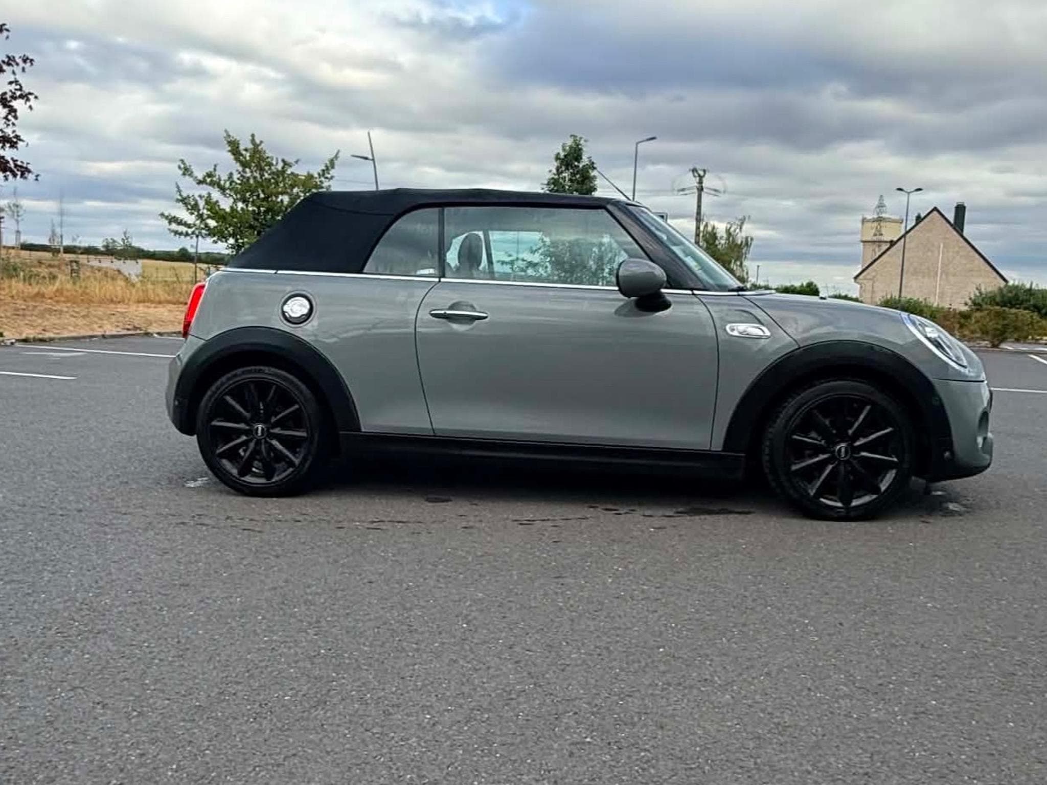 Mini Cabrio Cooper (2018) - Photo 2