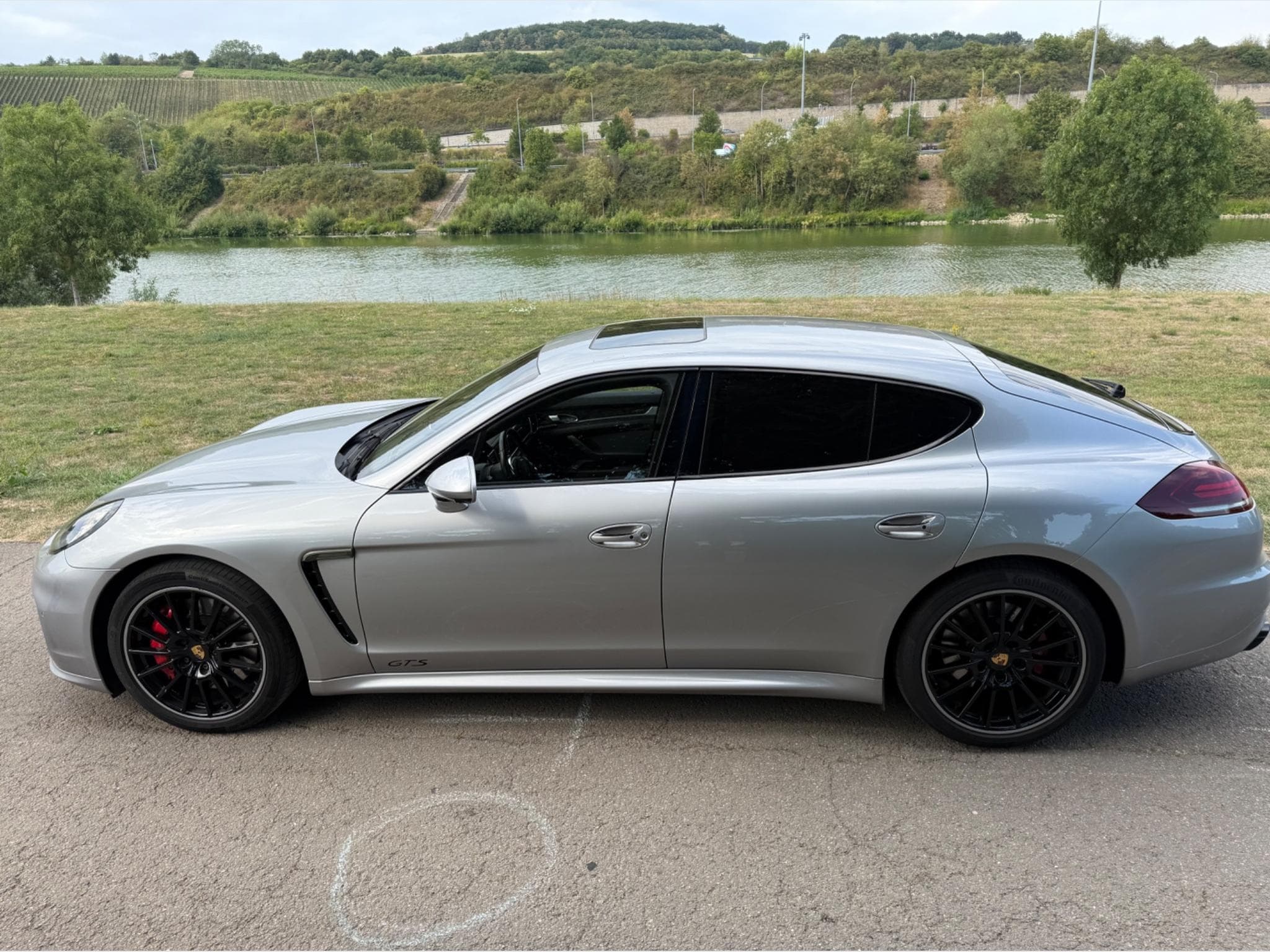 Porsche Panamera GTS (2016) - Photo 4