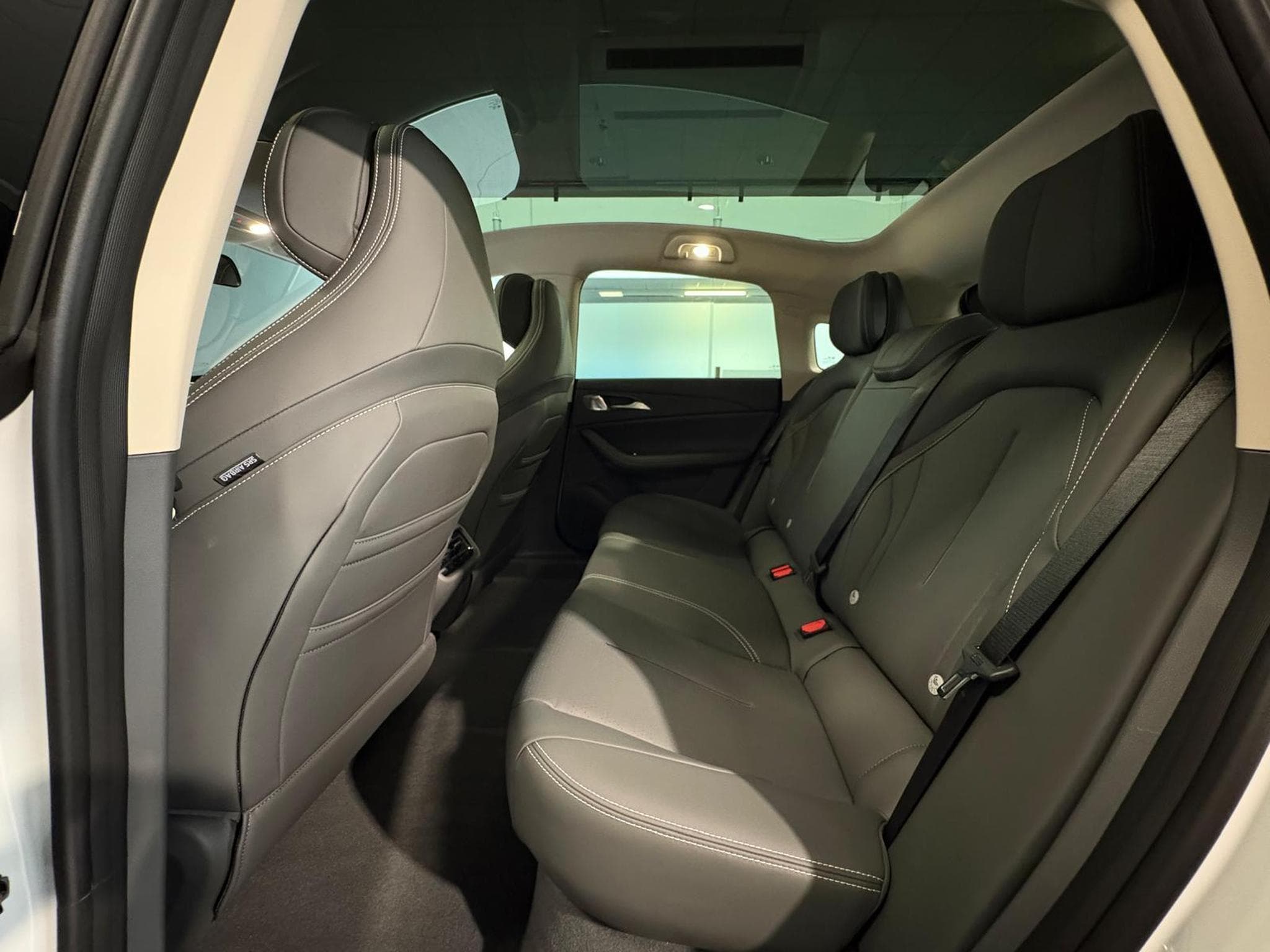 Forthing S7 REEV FULL OPTIONS (2026) - Foto 8