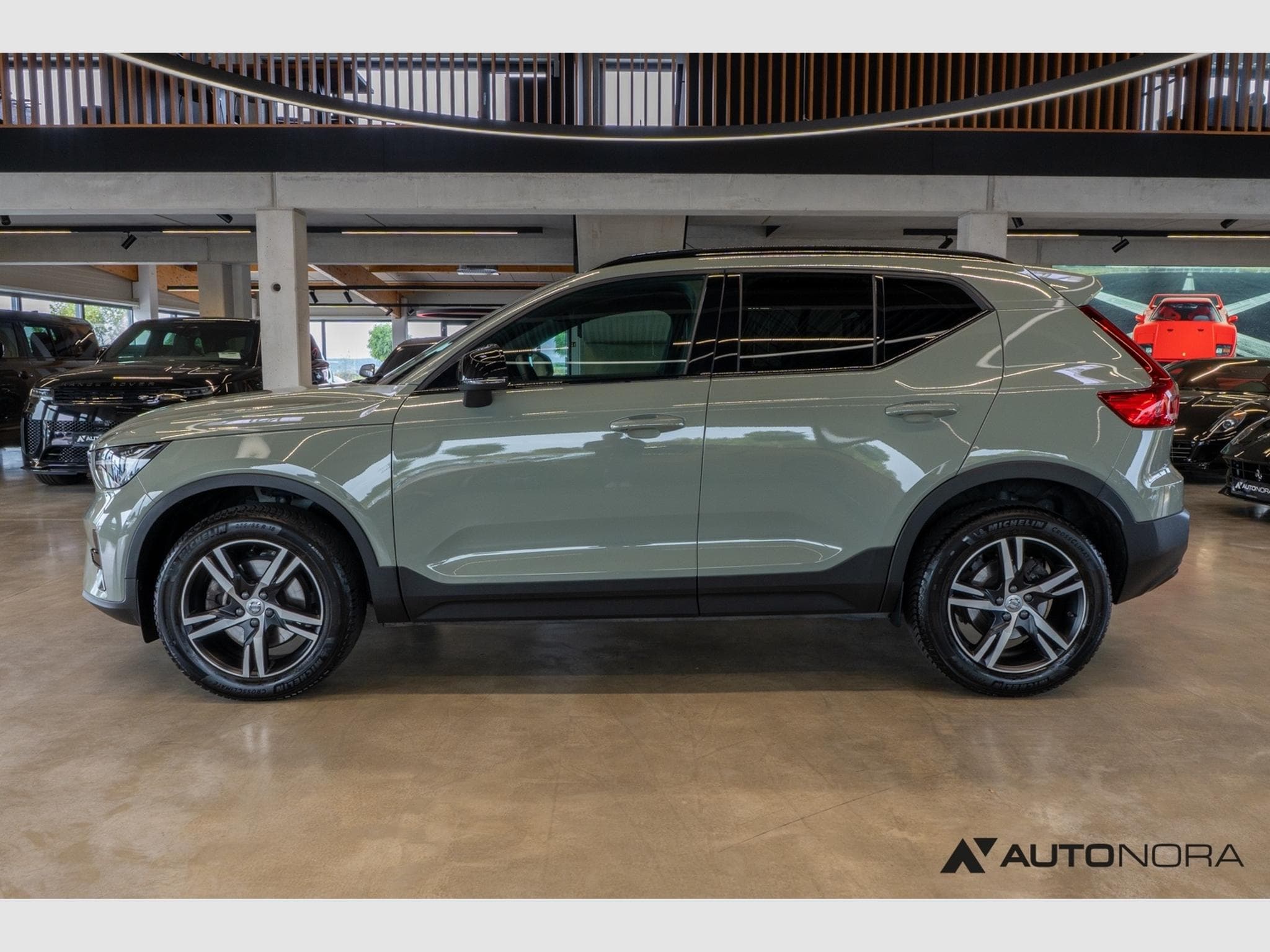 Volvo XC40 B3 2WD Plus Dark (2023) - Photo 7