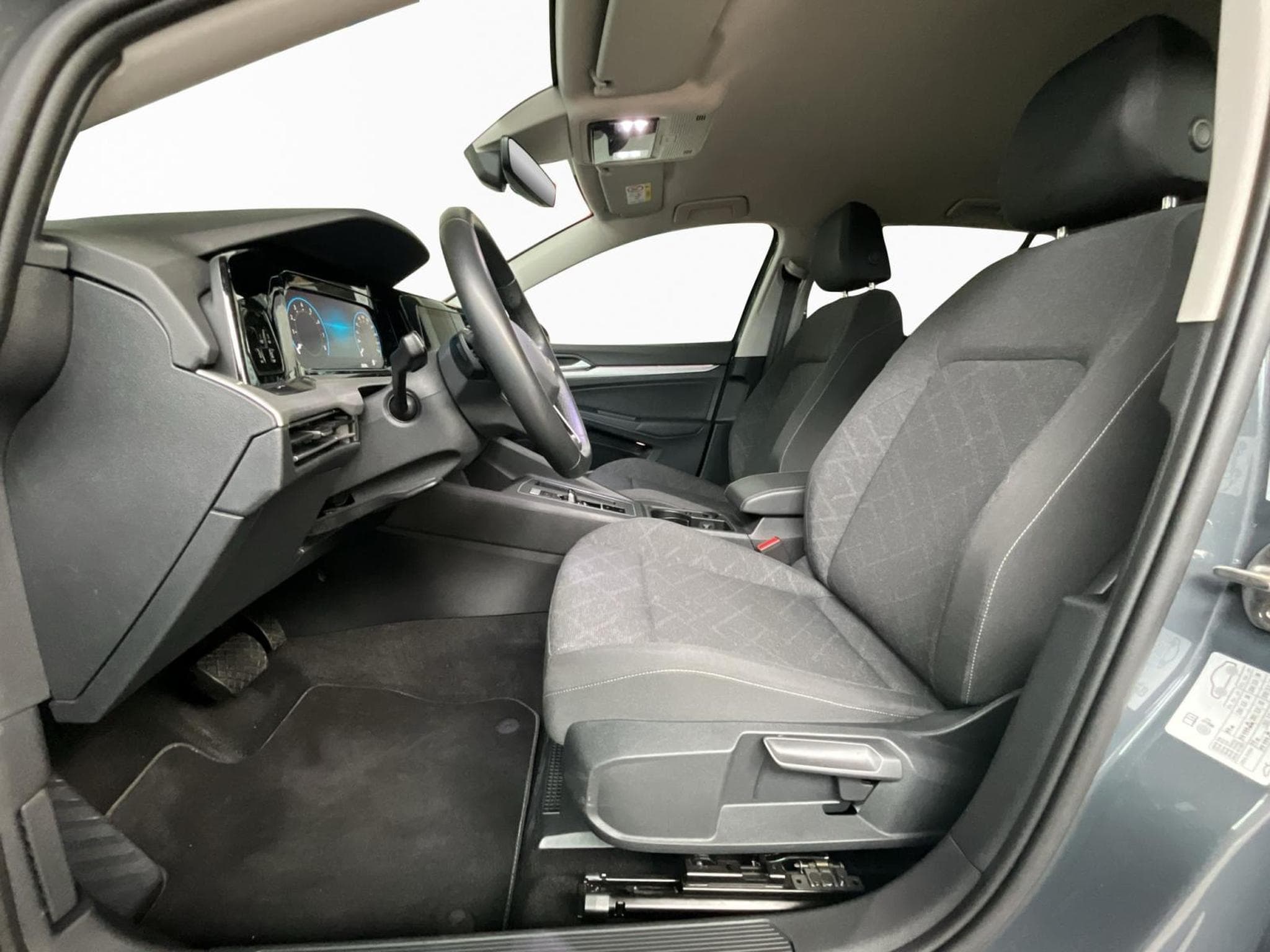 VW Golf Life+DSG+LED+Navi+DIGI+ (2023) - Photo 9