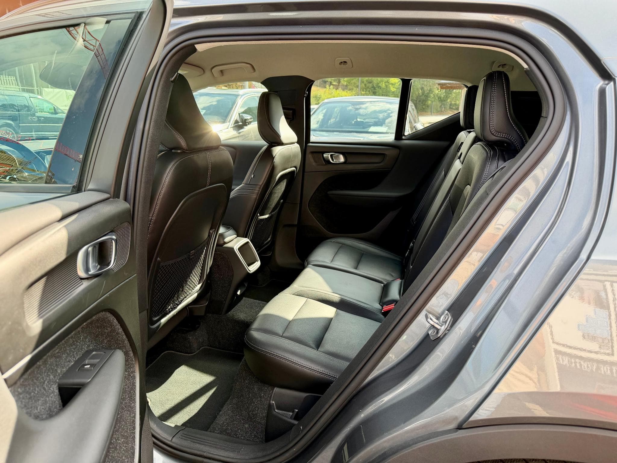 Volvo XC40 2.0 D3 150 Geartronic Momentum (2019) - Foto 11