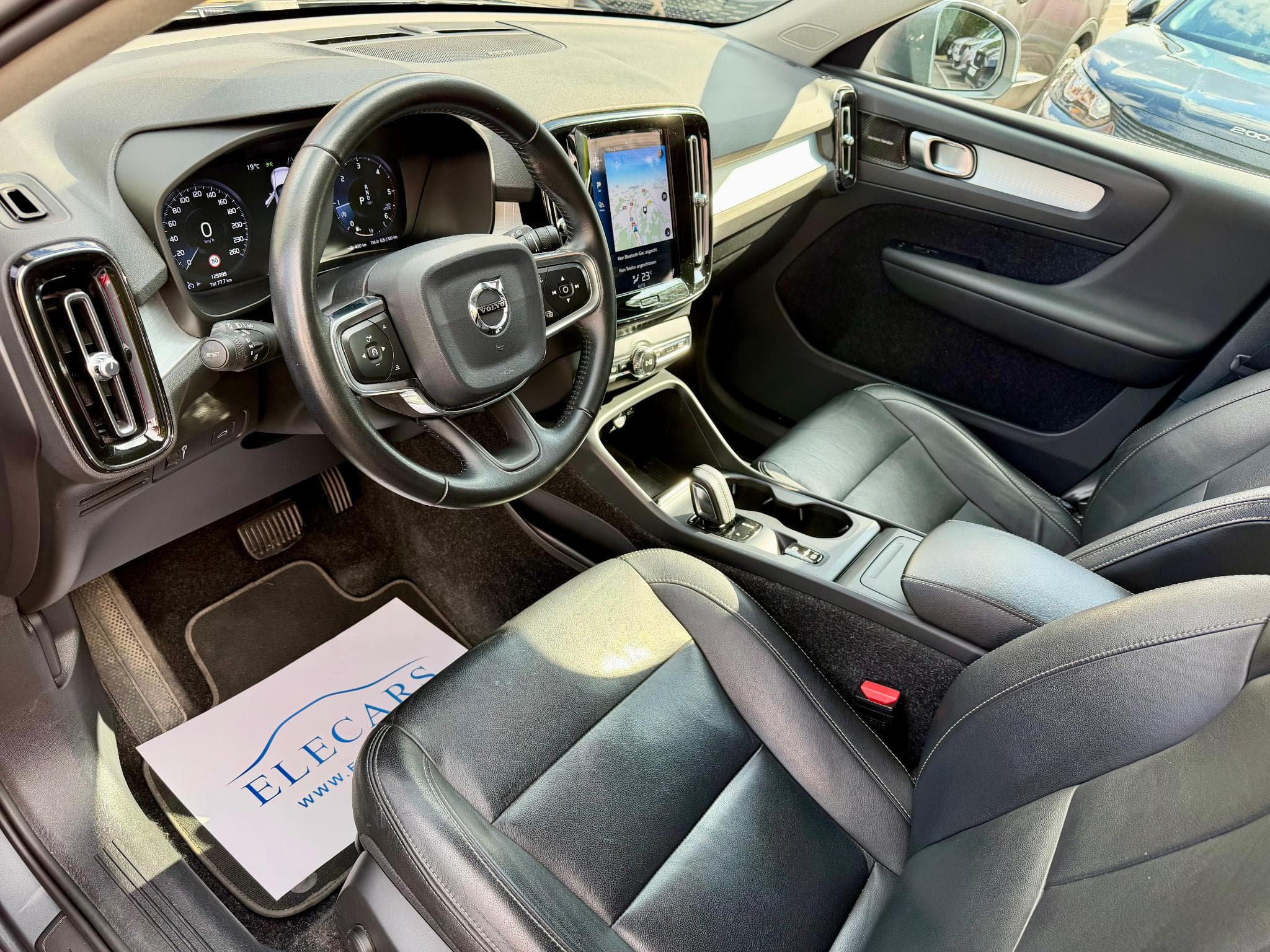 Volvo XC40 2.0 D3 150 Geartronic Momentum (2019) - Foto 7