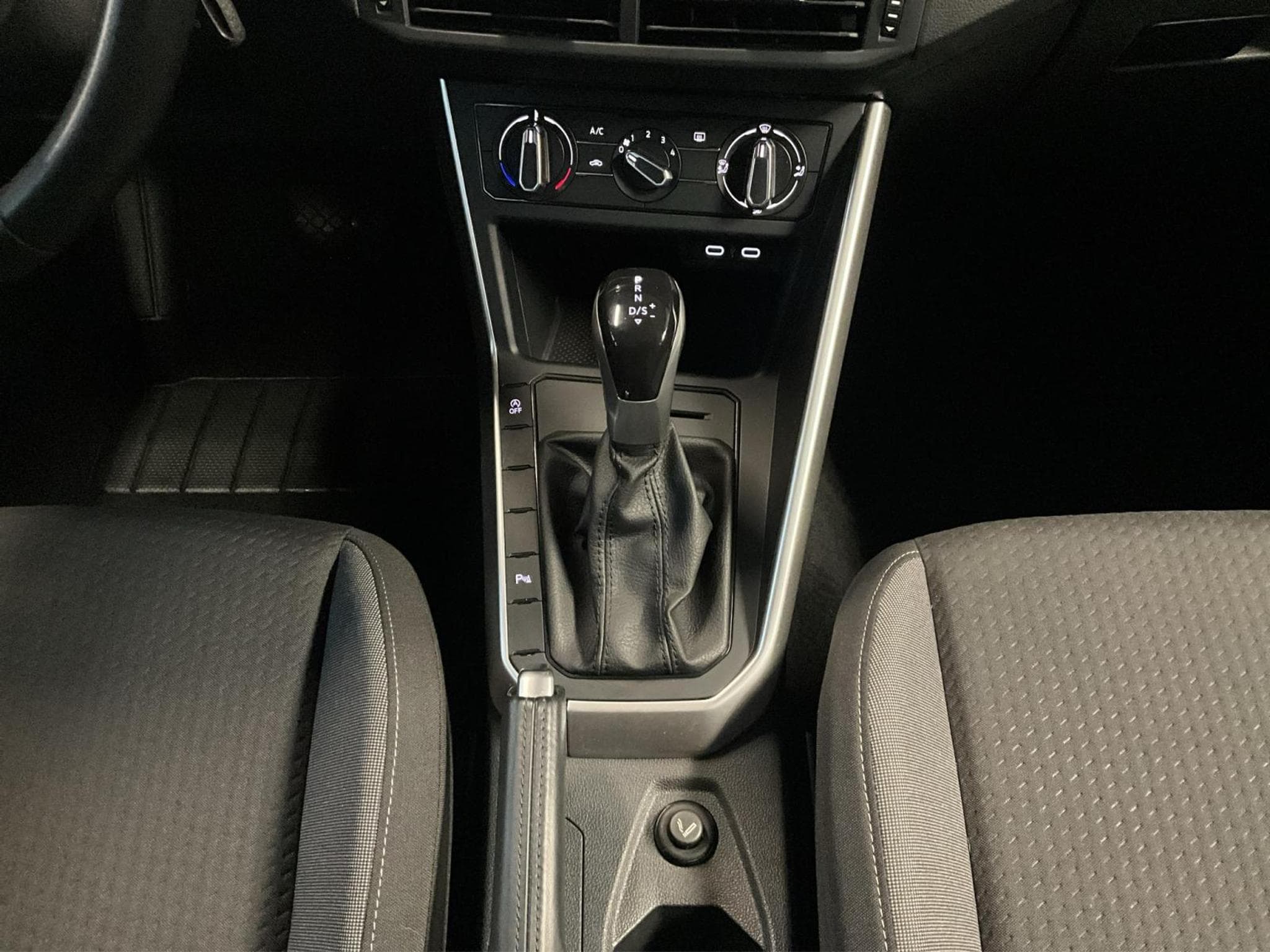 VW Polo Life+DSG+LED+Digi (2024) - Photo 12