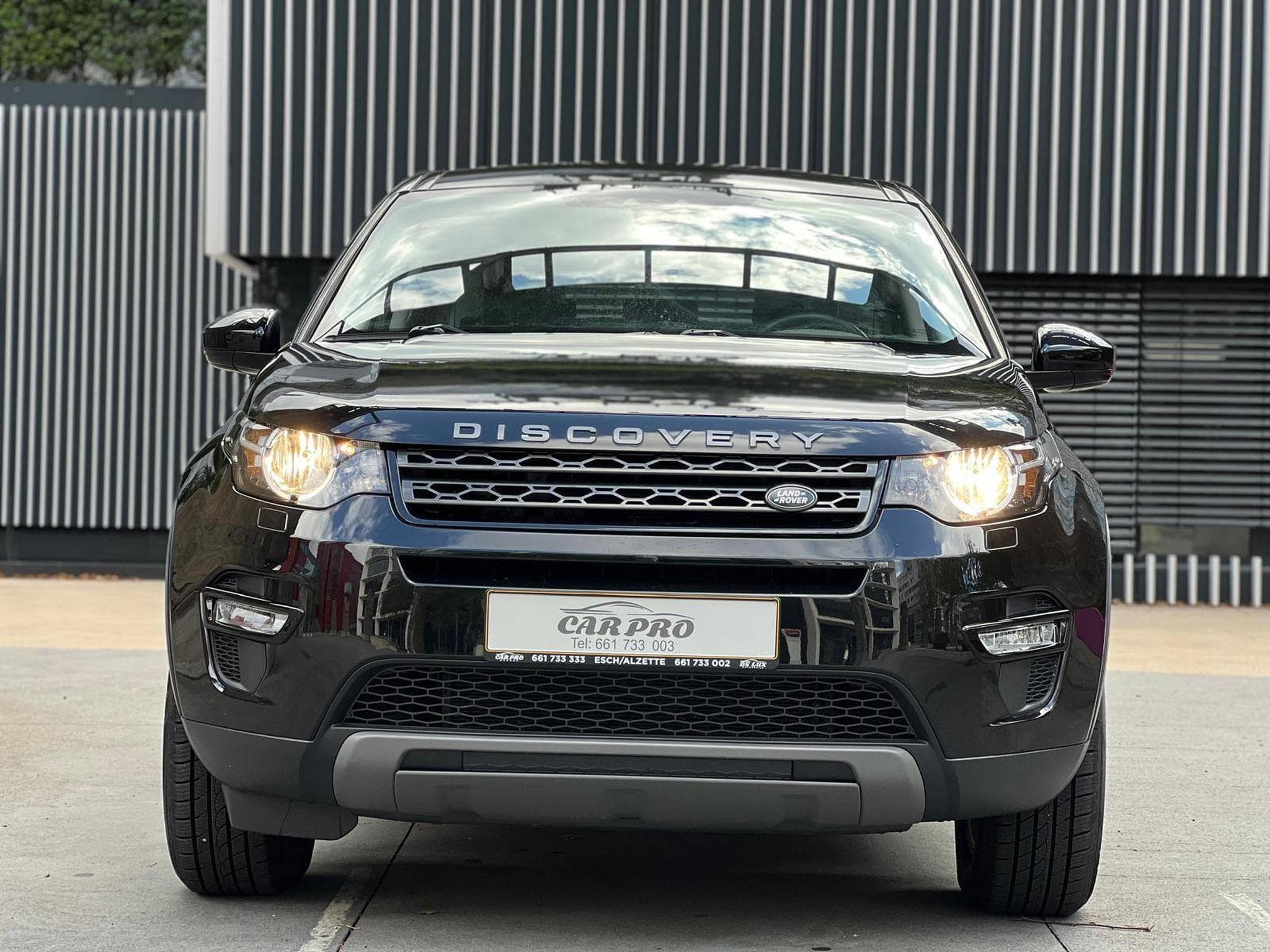 Land-Rover Discovery AUTOMATIQUE / DIESEL / PANORAMIQUE / (2016) - Photo 5