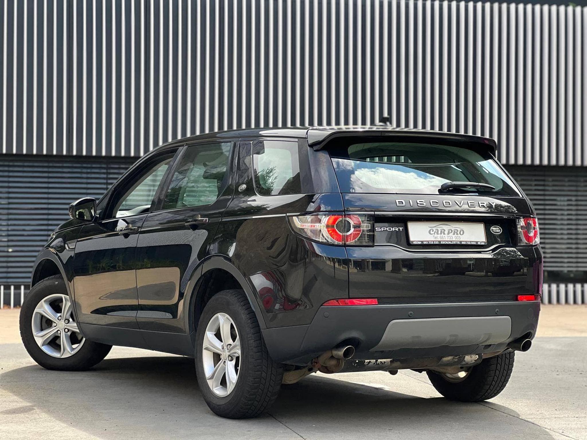 Land-Rover Discovery AUTOMATIQUE / DIESEL / PANORAMIQUE / (2016) - Photo 4