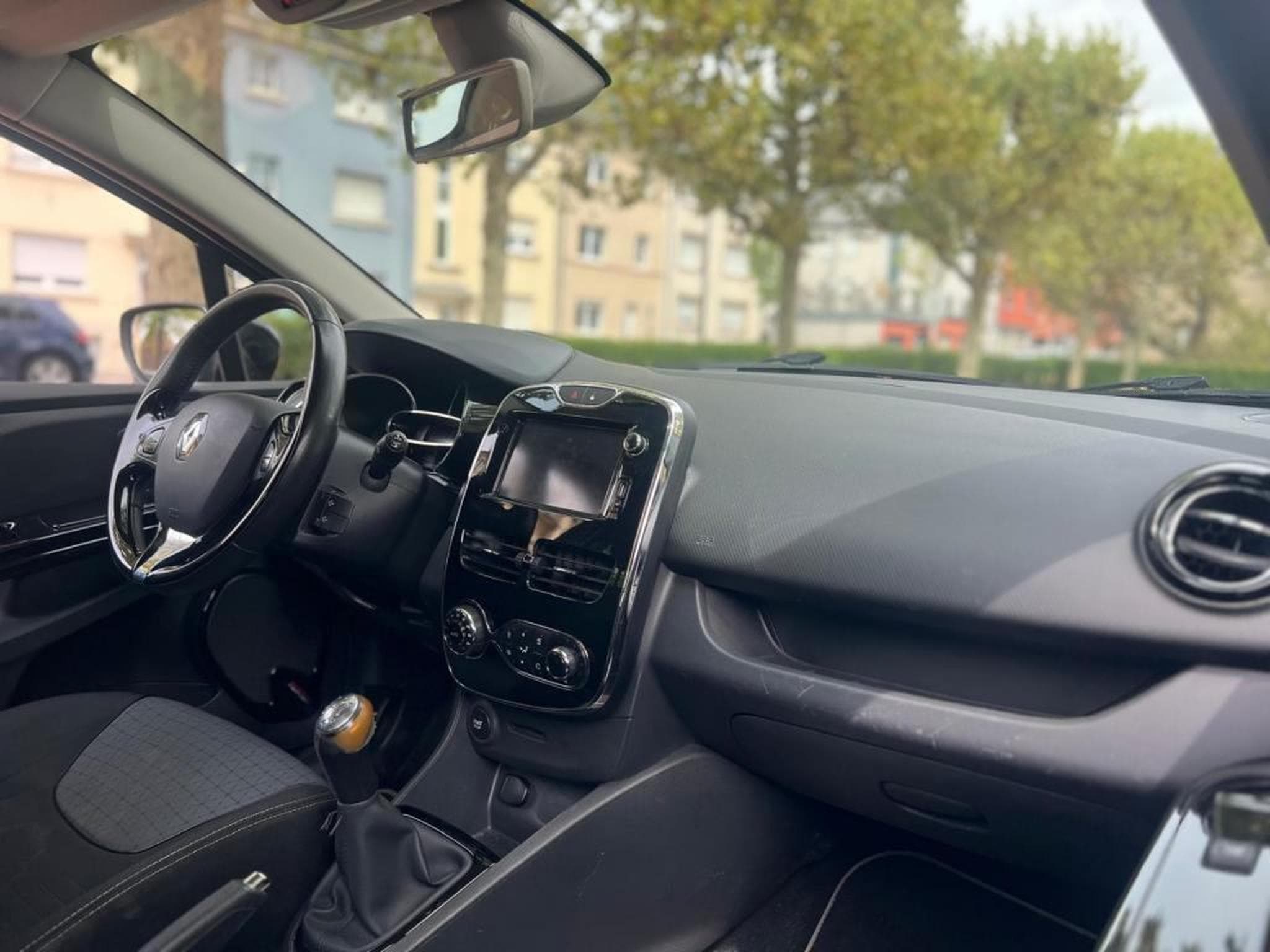 Renault Clio MANUELLE / DIESEL (2012) - Photo 13