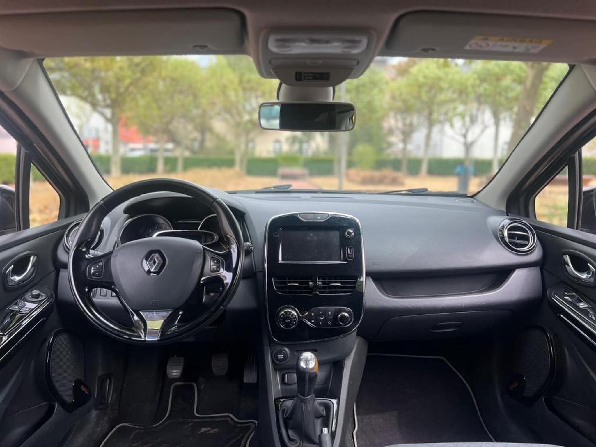 Renault Clio MANUELLE / DIESEL (2012) - Photo 10